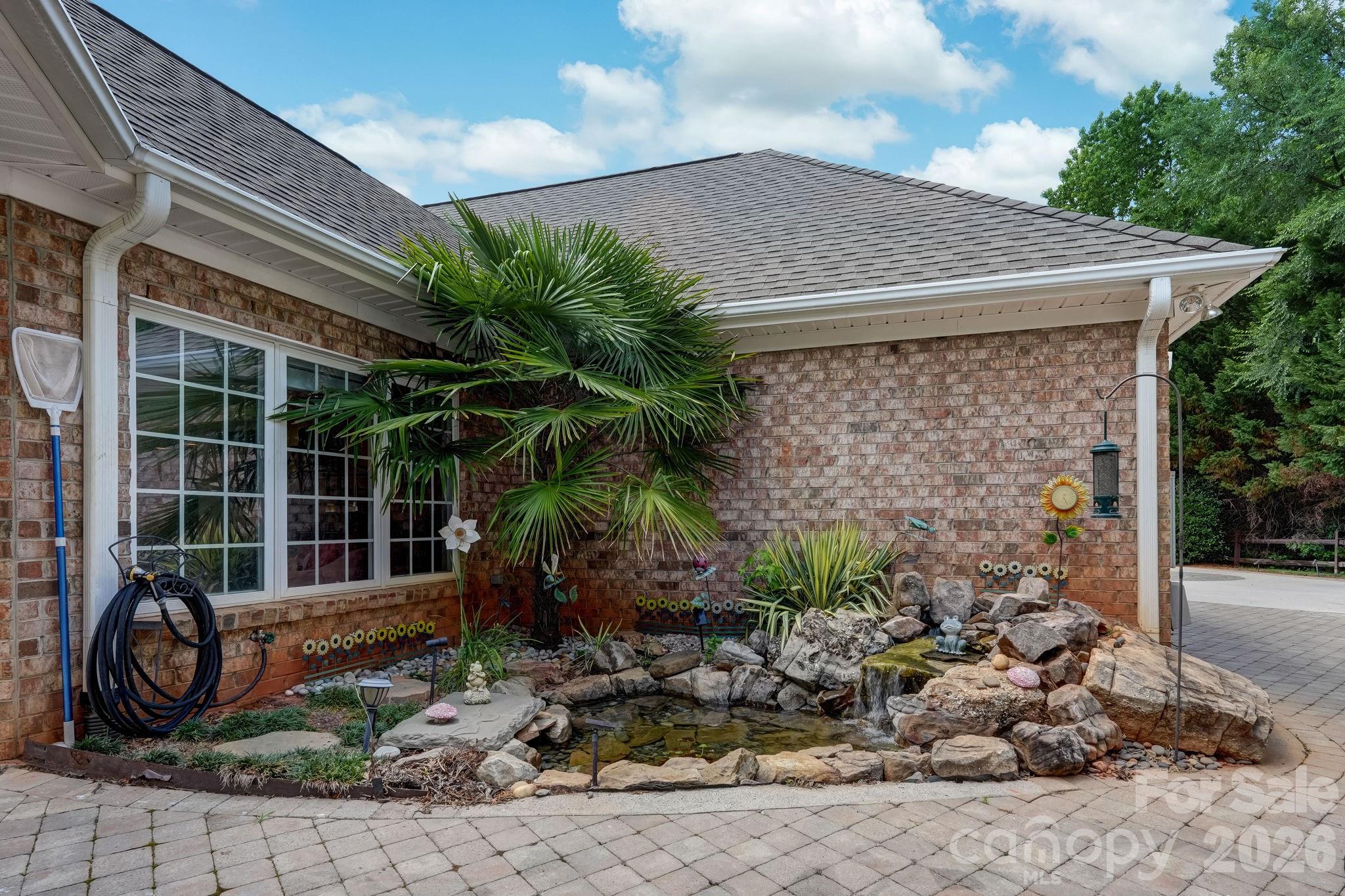 8106 Breezy Hill Drive Property Photo 30