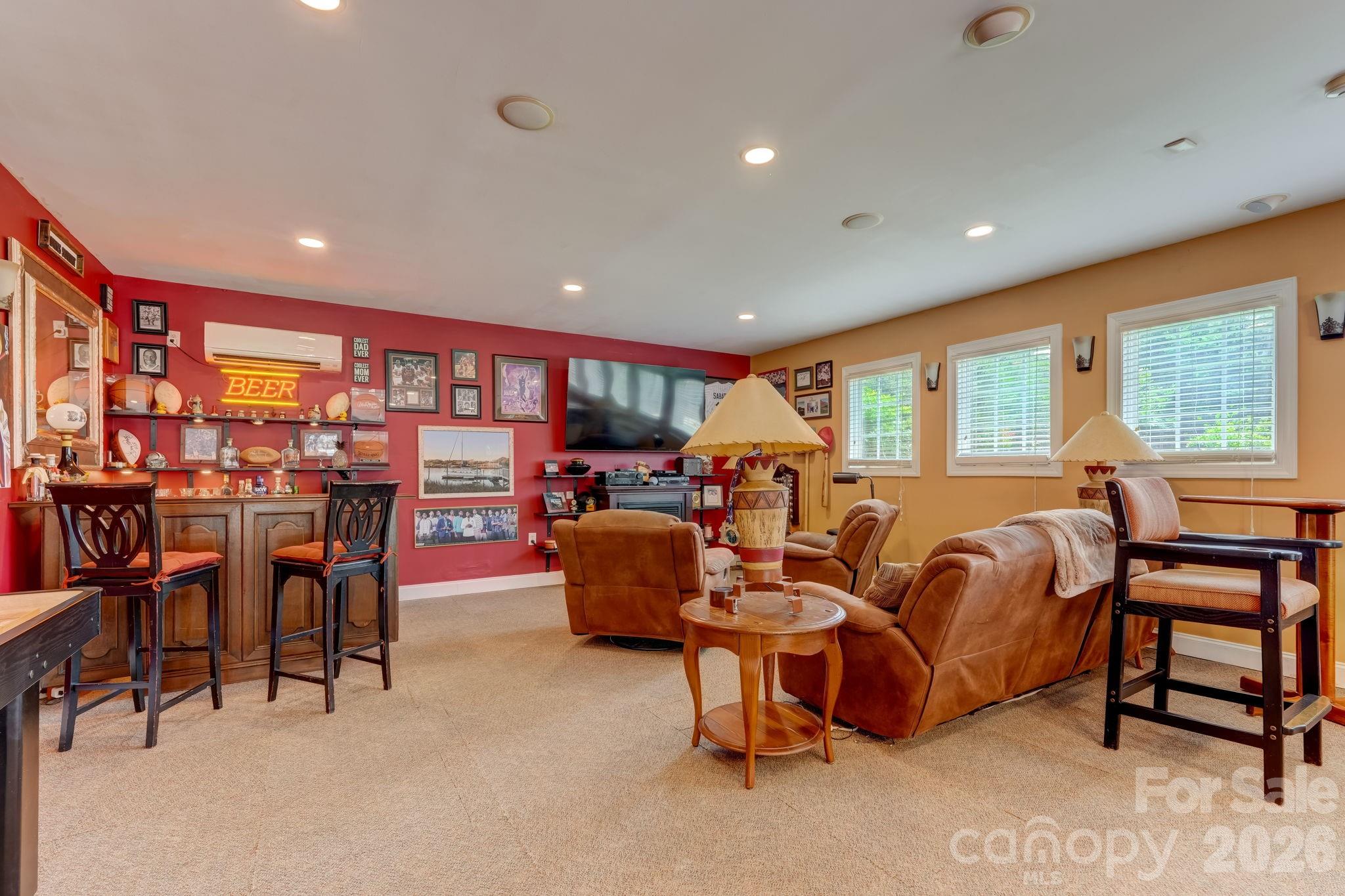 8106 Breezy Hill Drive Property Photo 32