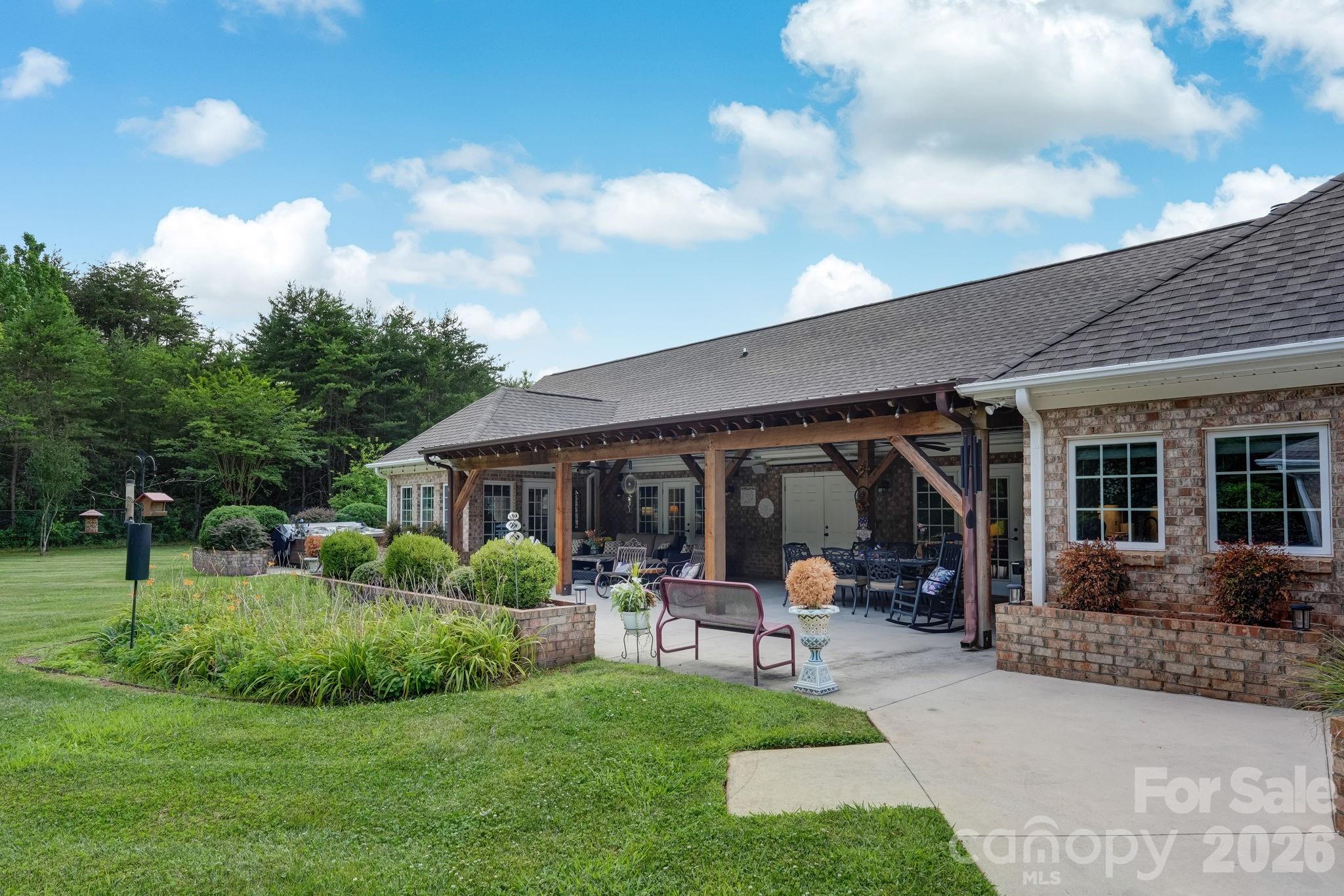 8106 Breezy Hill Drive Property Photo 35