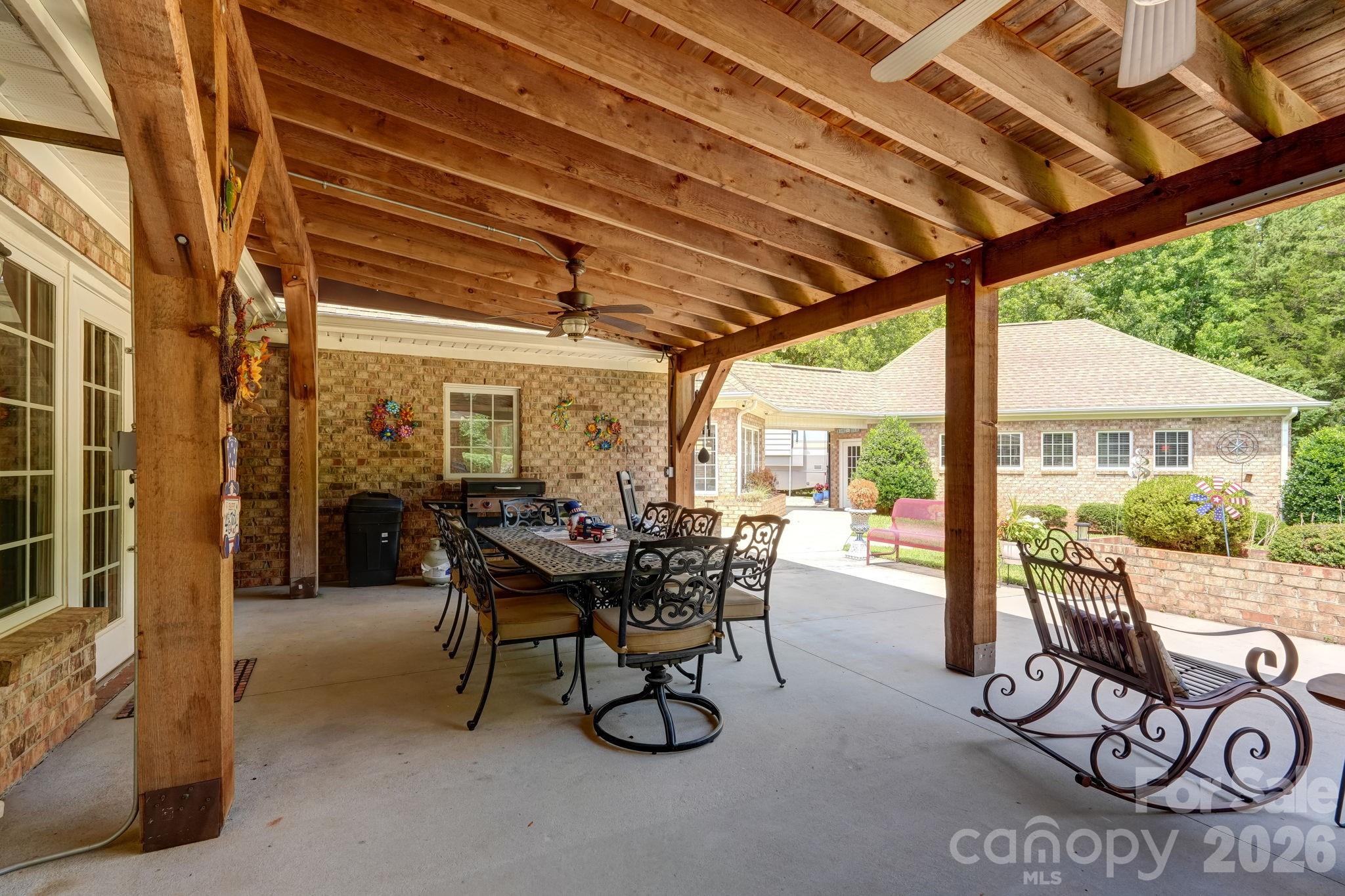 8106 Breezy Hill Drive Property Photo 36