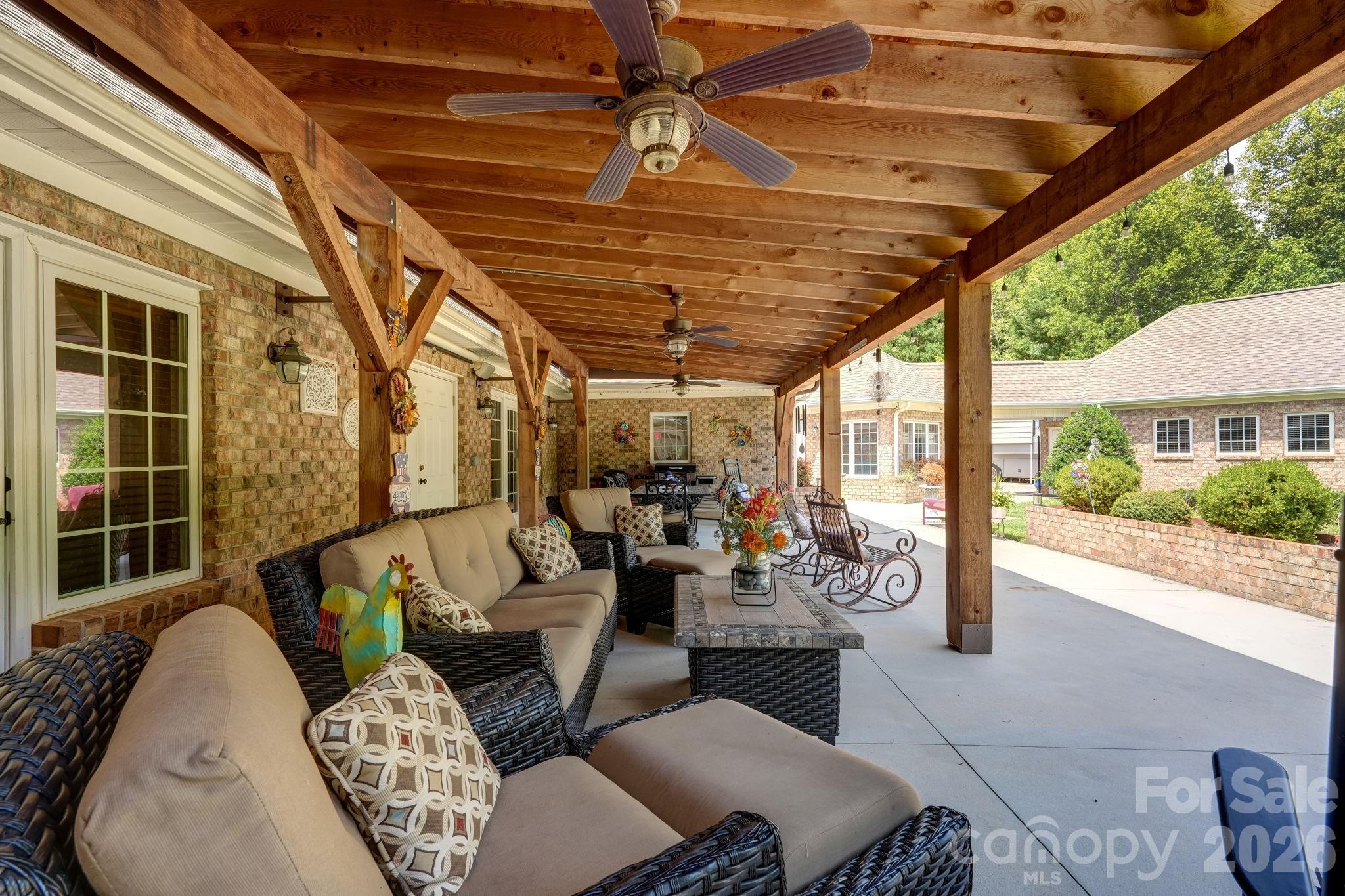 8106 Breezy Hill Drive Property Photo 38