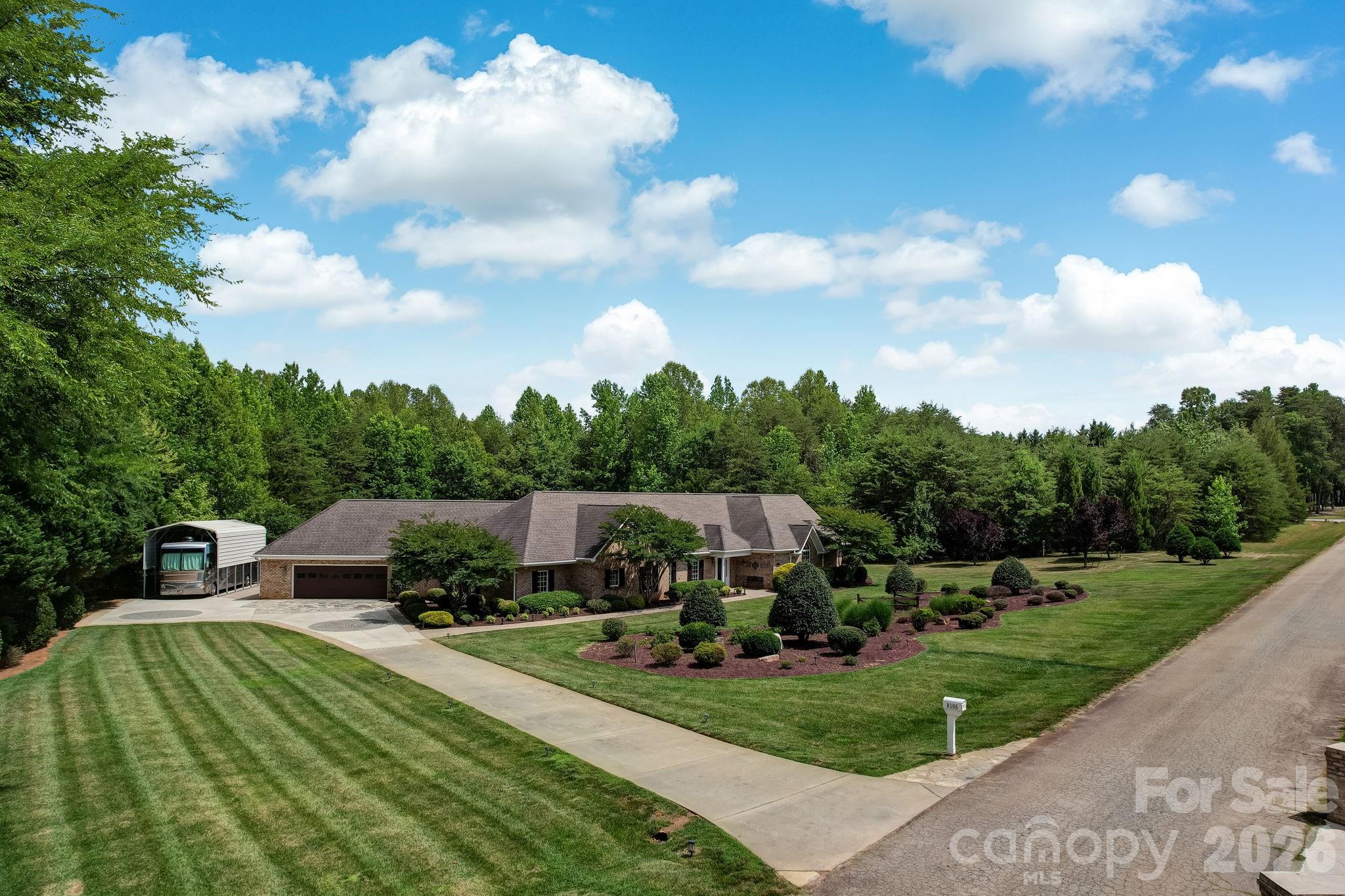 8106 Breezy Hill Drive Property Photo 41