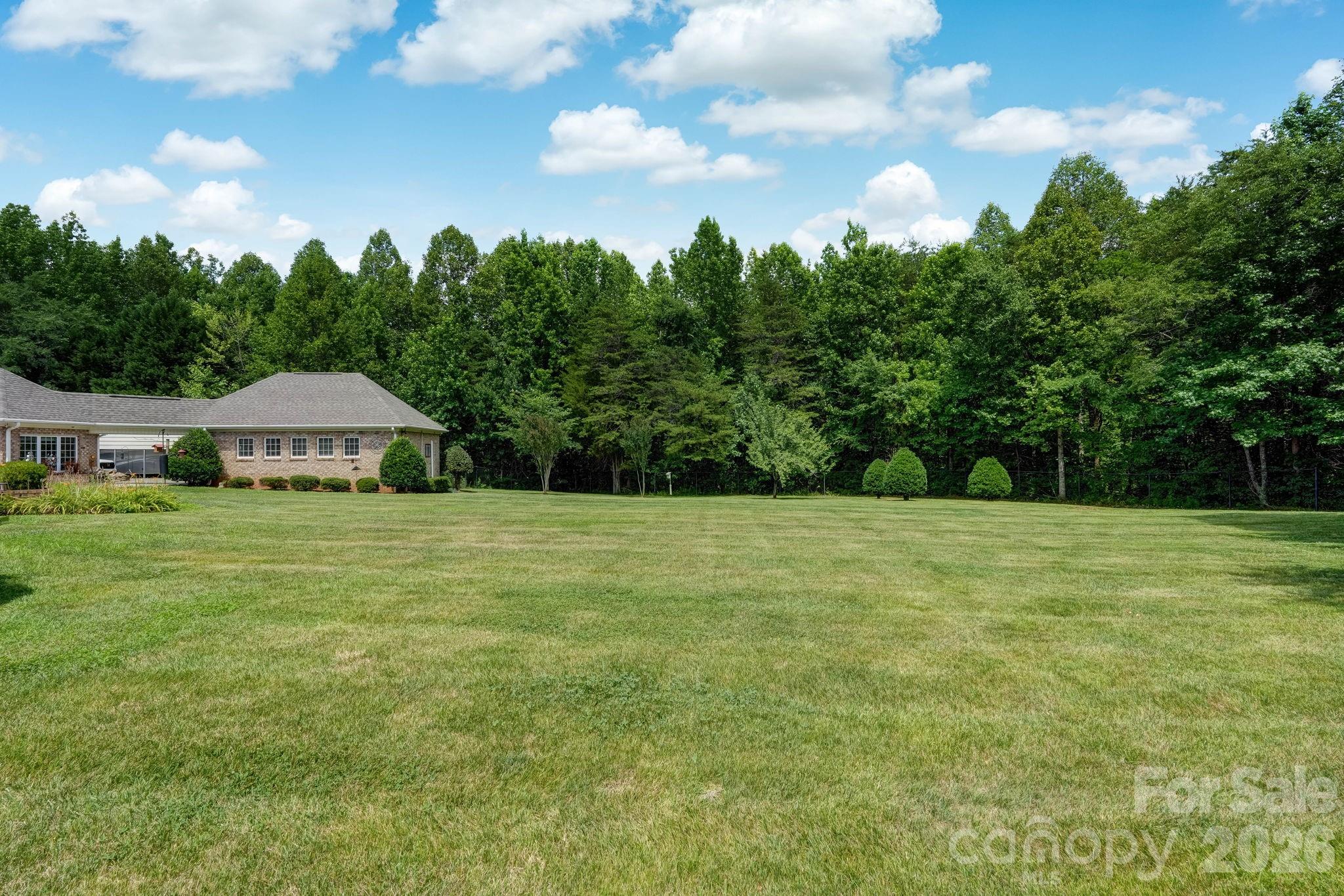 8106 Breezy Hill Drive Property Photo 45