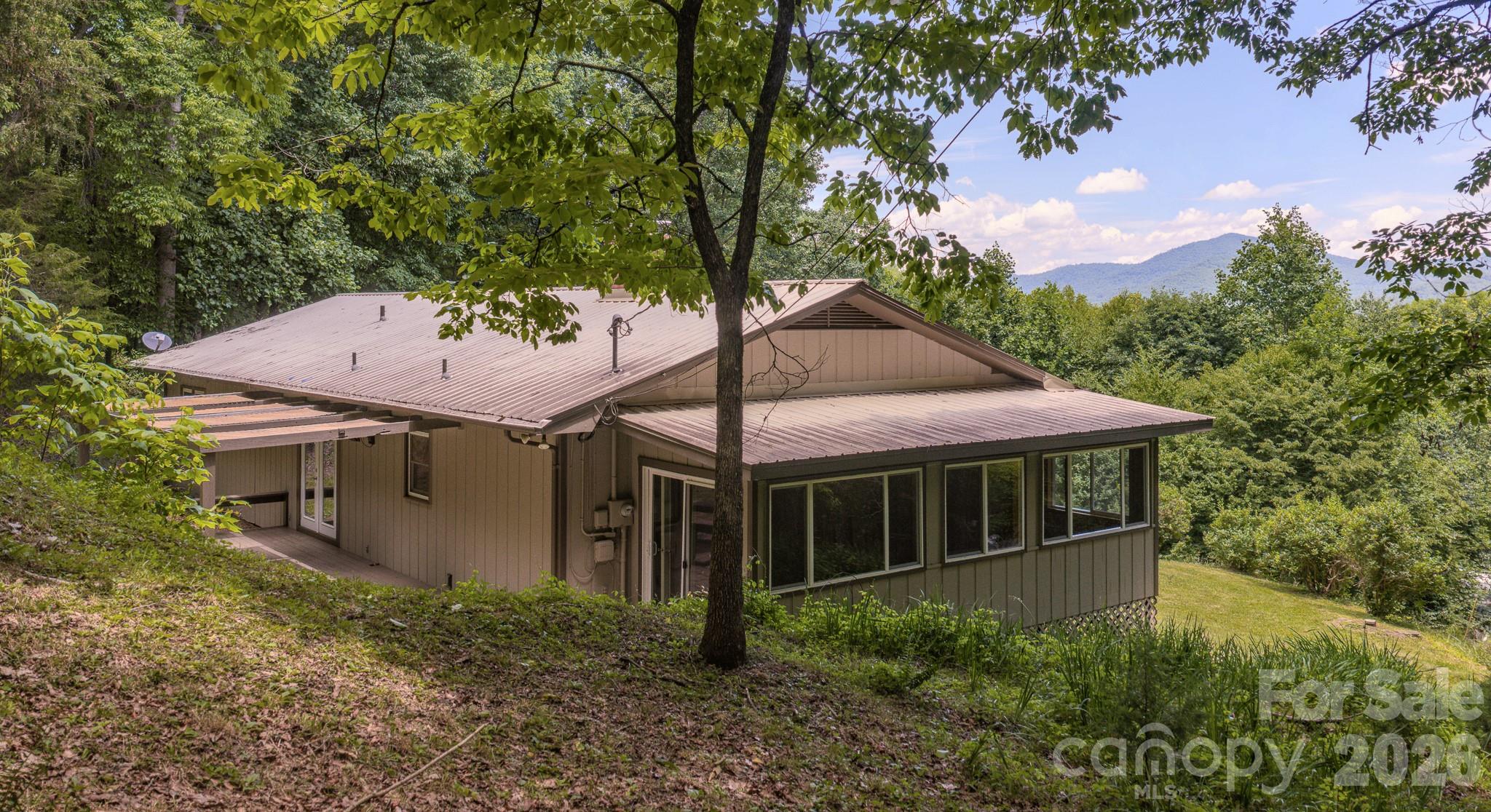 35 Coweeta Ridge Road Property Photo 1