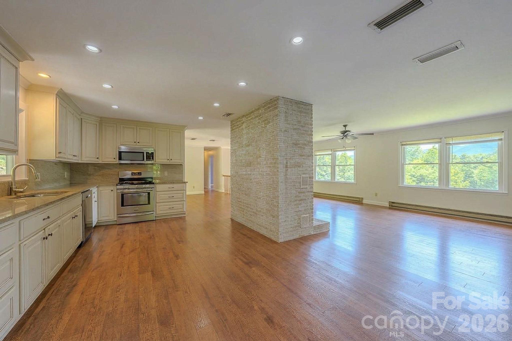 35 Coweeta Ridge Road Property Photo 11