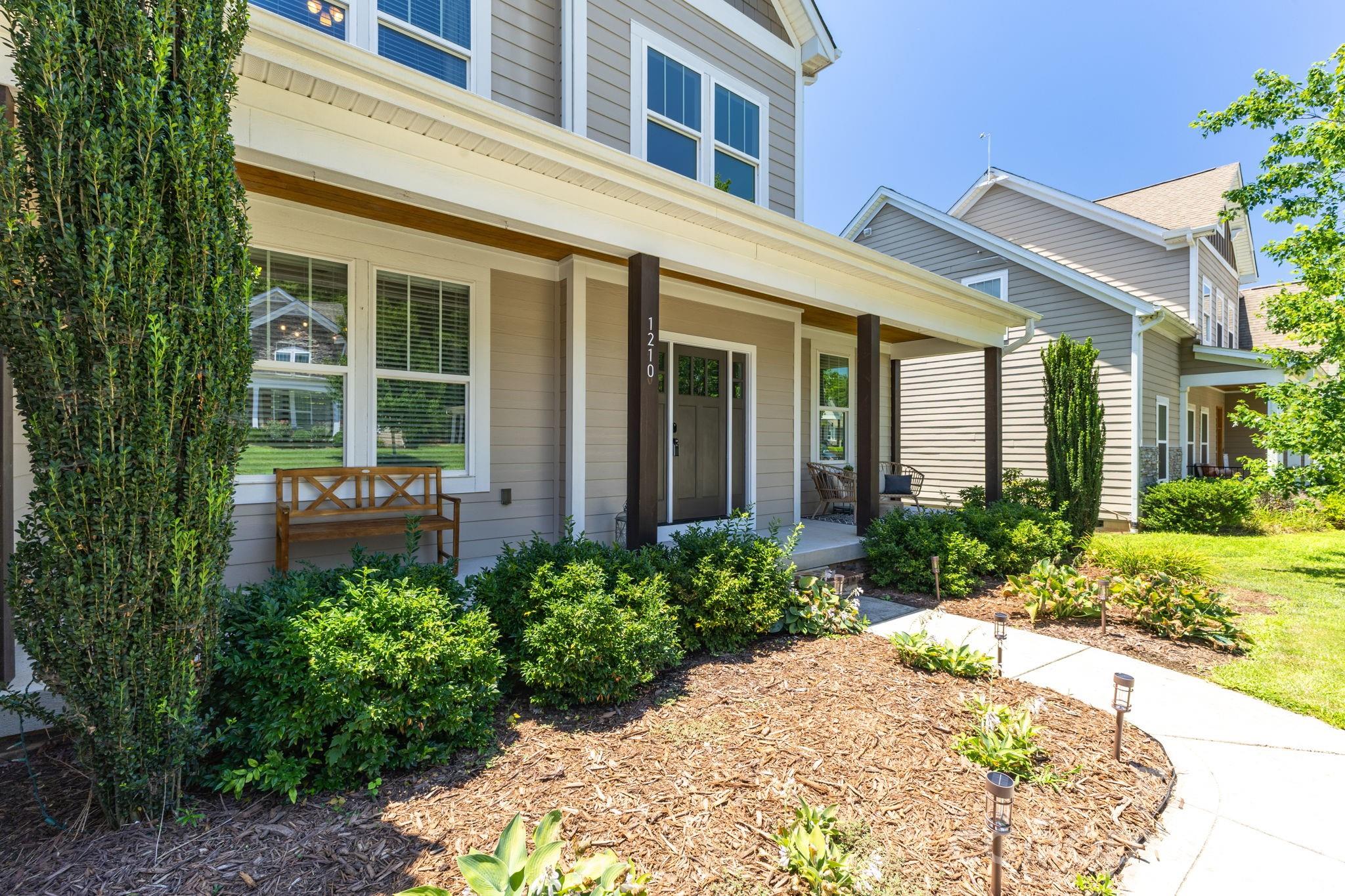 1210 39th Avenue Property Photo 4