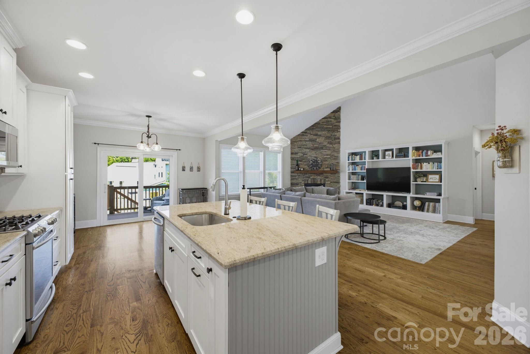 1210 39th Avenue Property Photo 5