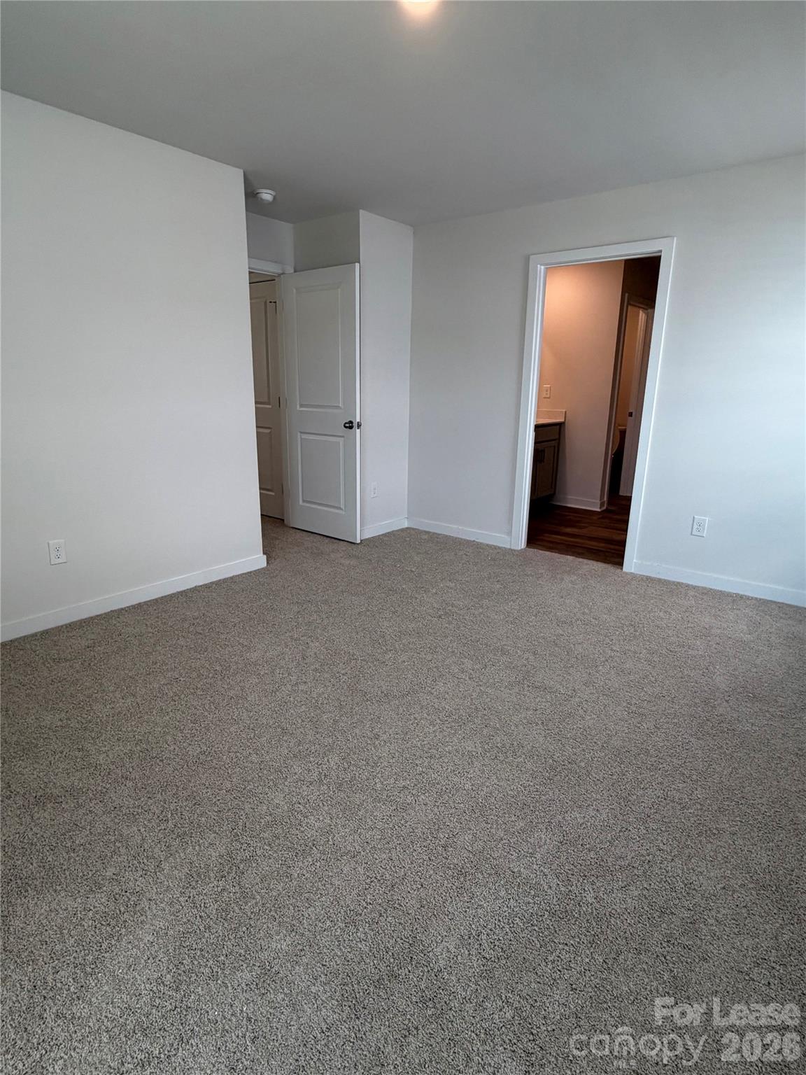 1423 Mammoth Road Property Photo 11