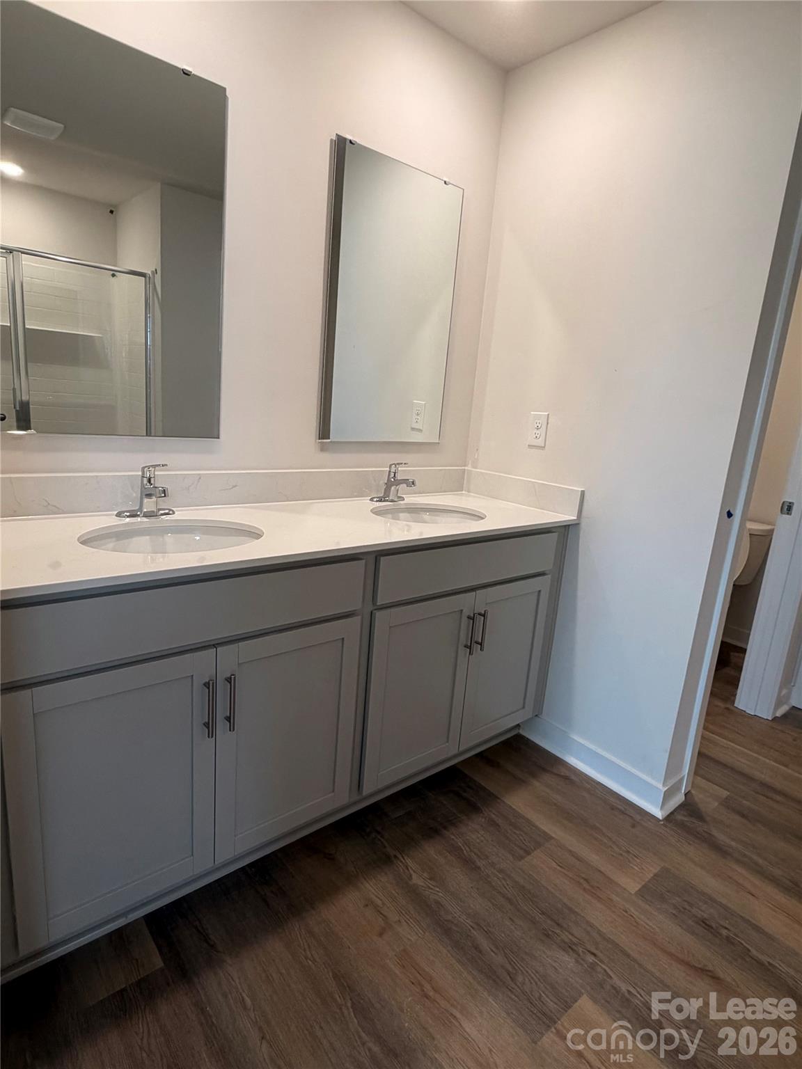 1423 Mammoth Road Property Photo 12