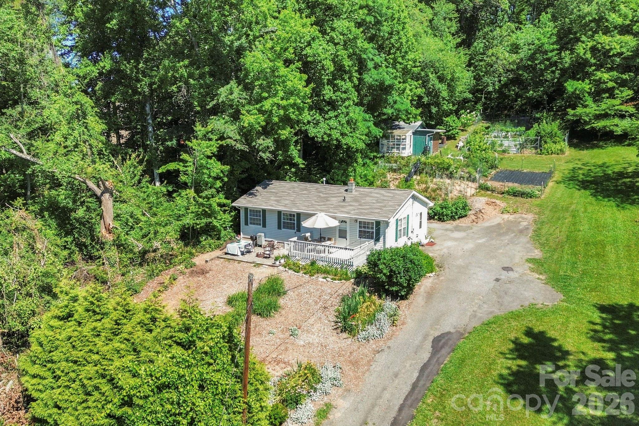 658 Enka Lake Road Property Photo 2