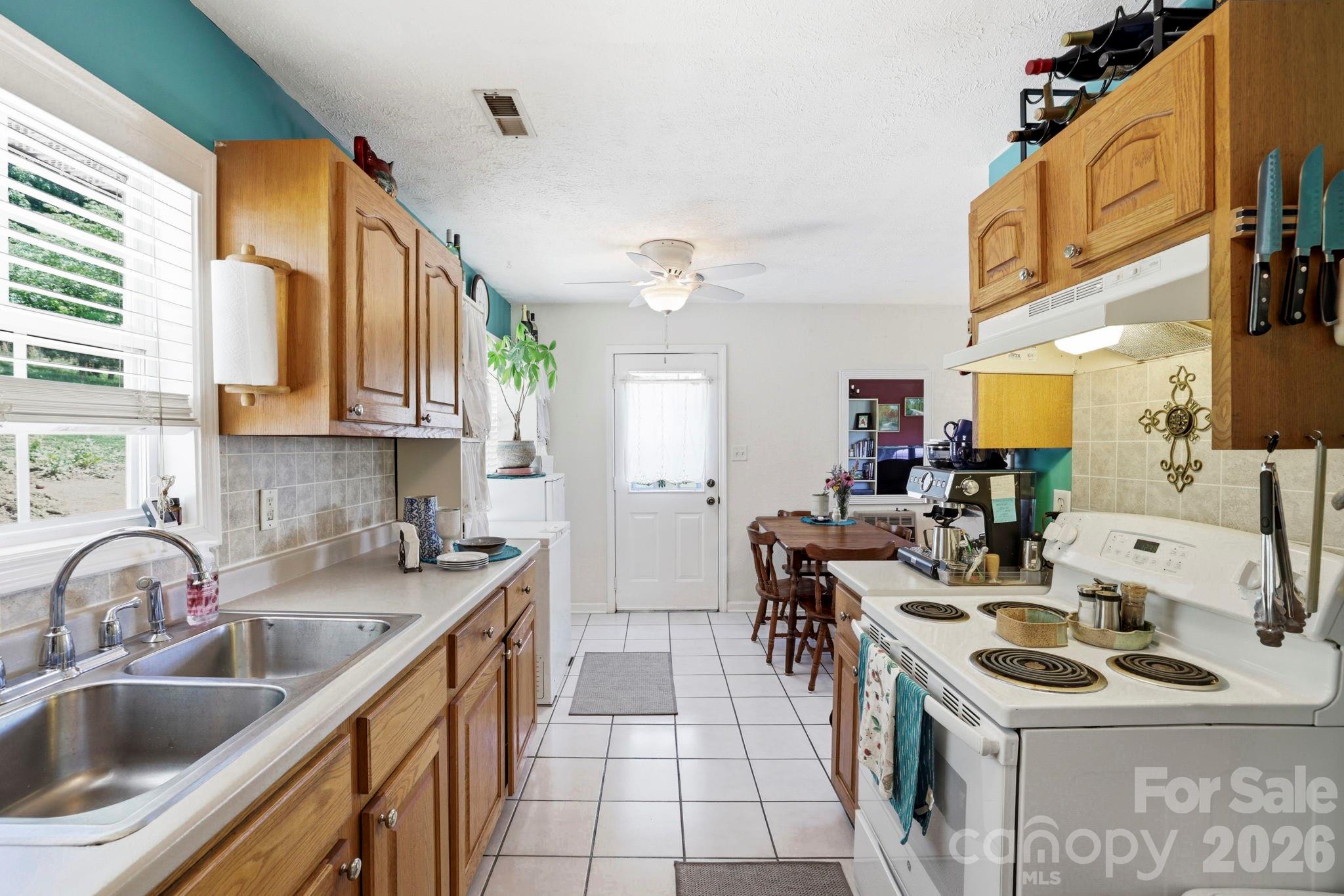658 Enka Lake Road Property Photo 7