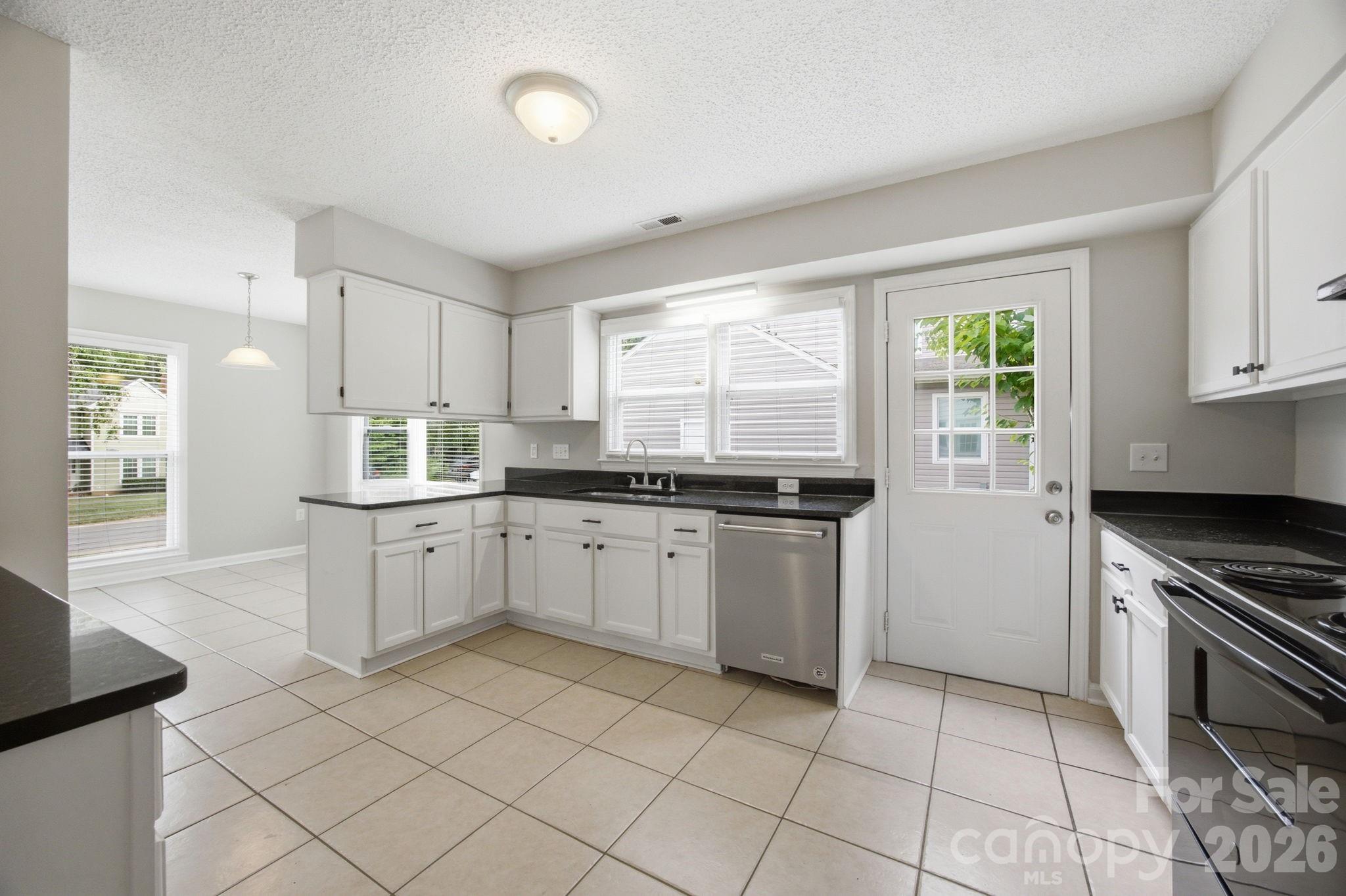 5317 Caradon Drive Property Photo 9