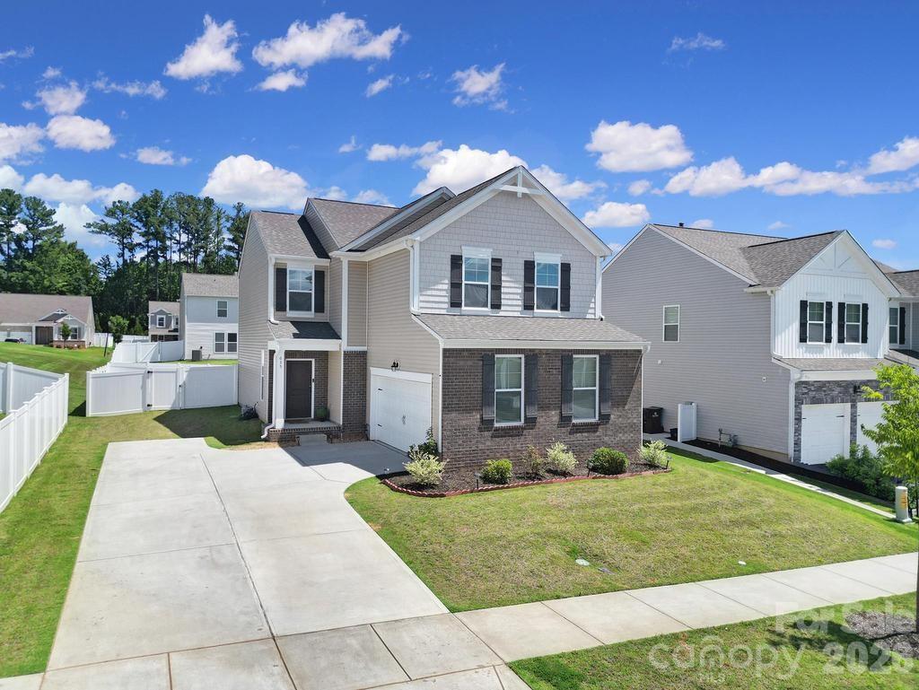 635 Synclaire Place Property Photo 2