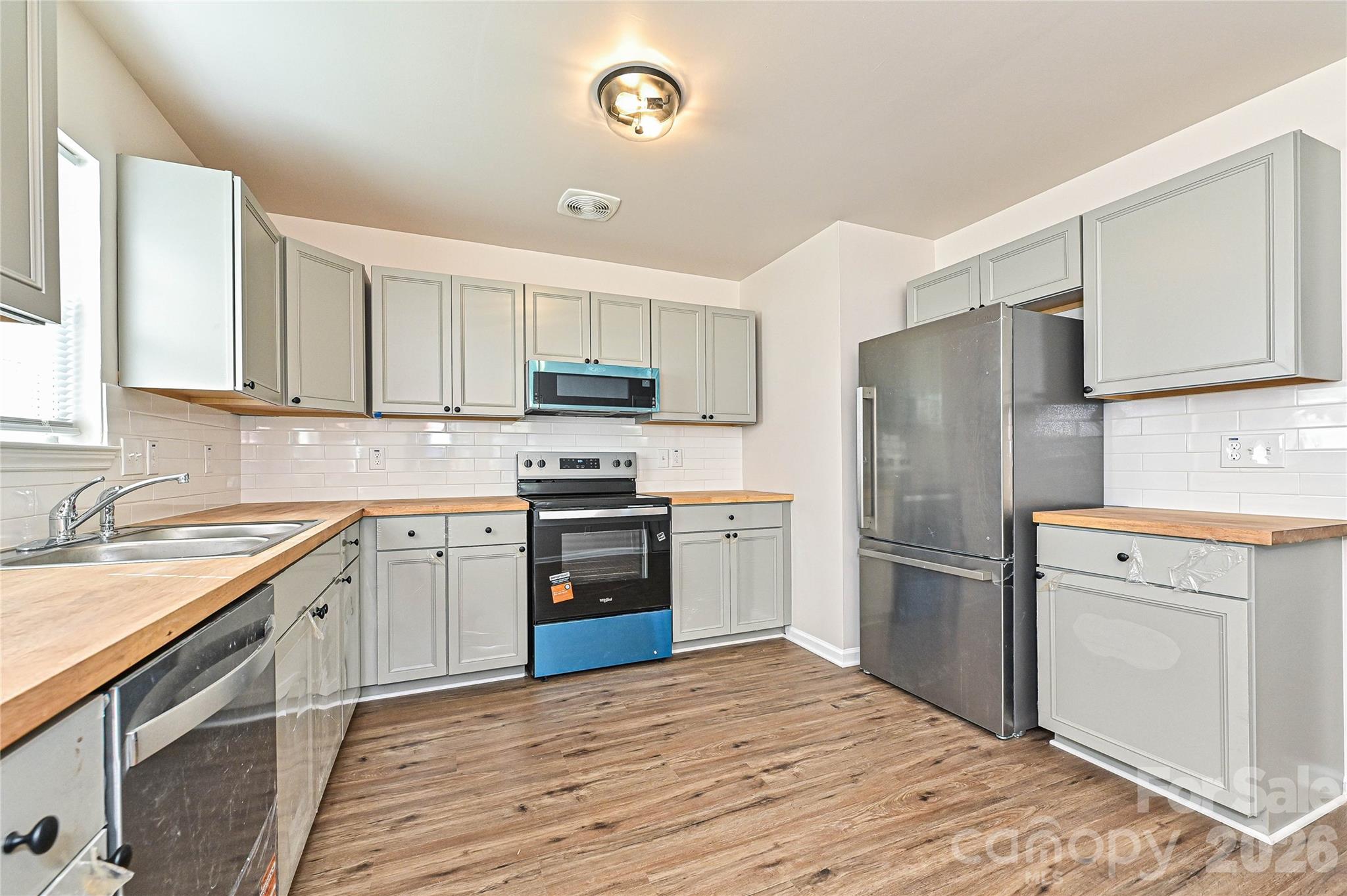 415 Jones Street Property Photo 9