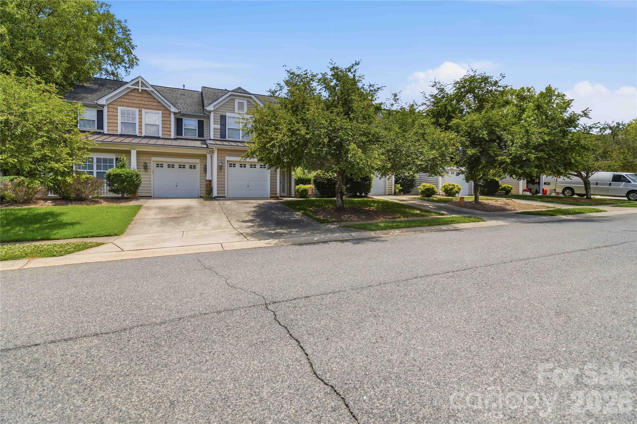 742 Winding Way Property Photo 1
