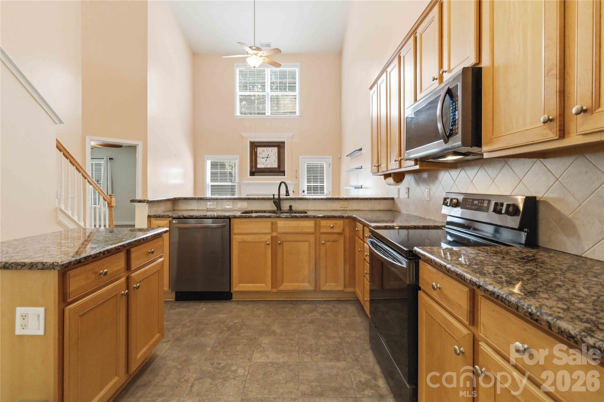 742 Winding Way Property Photo 9