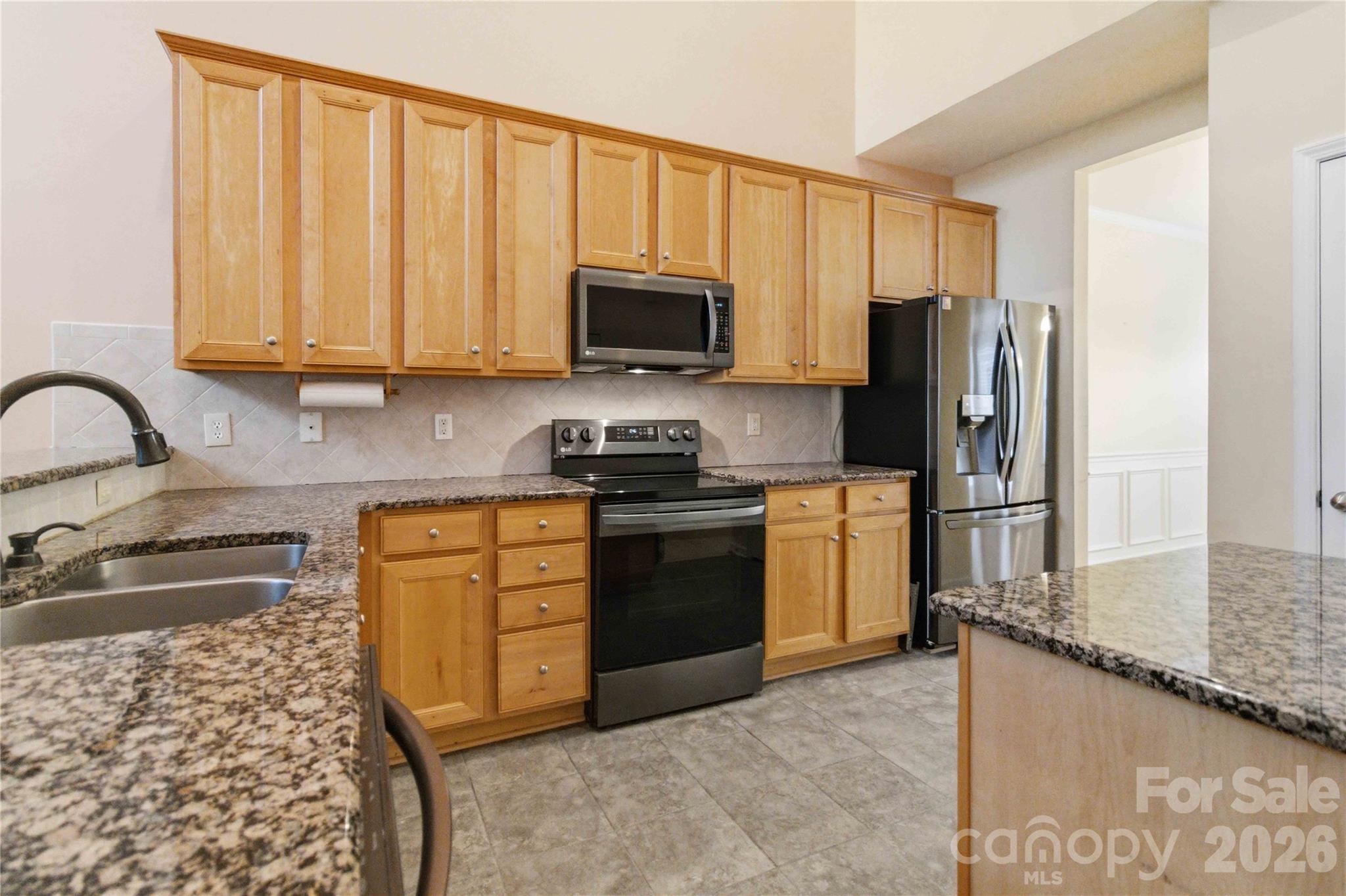 742 Winding Way Property Photo 12