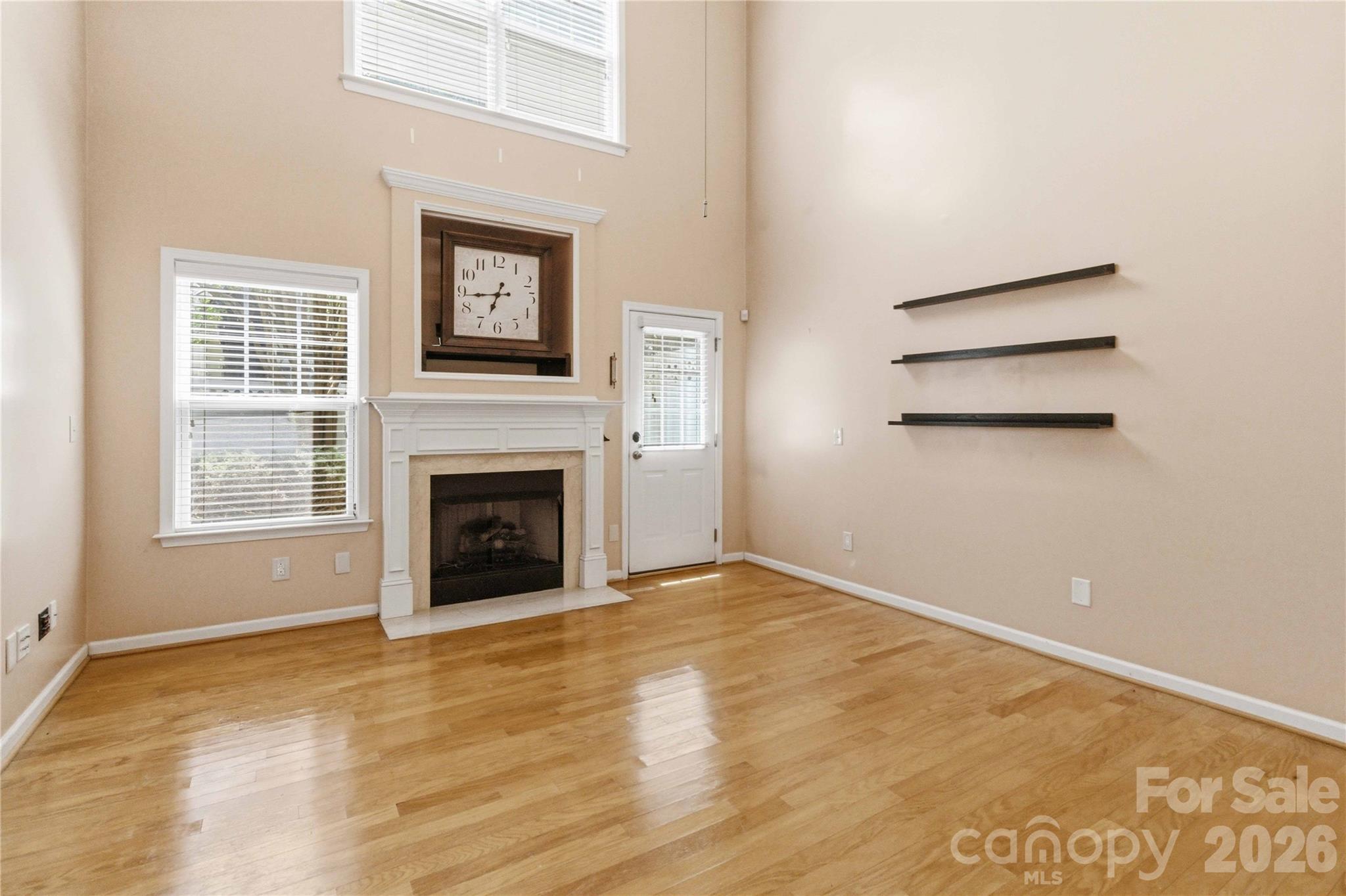 742 Winding Way Property Photo 13