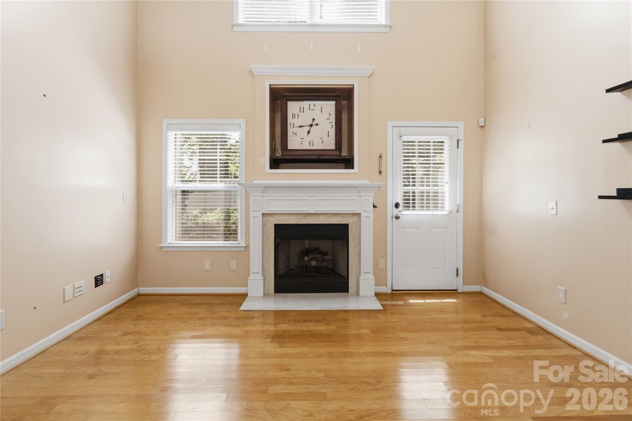 742 Winding Way Property Photo 14