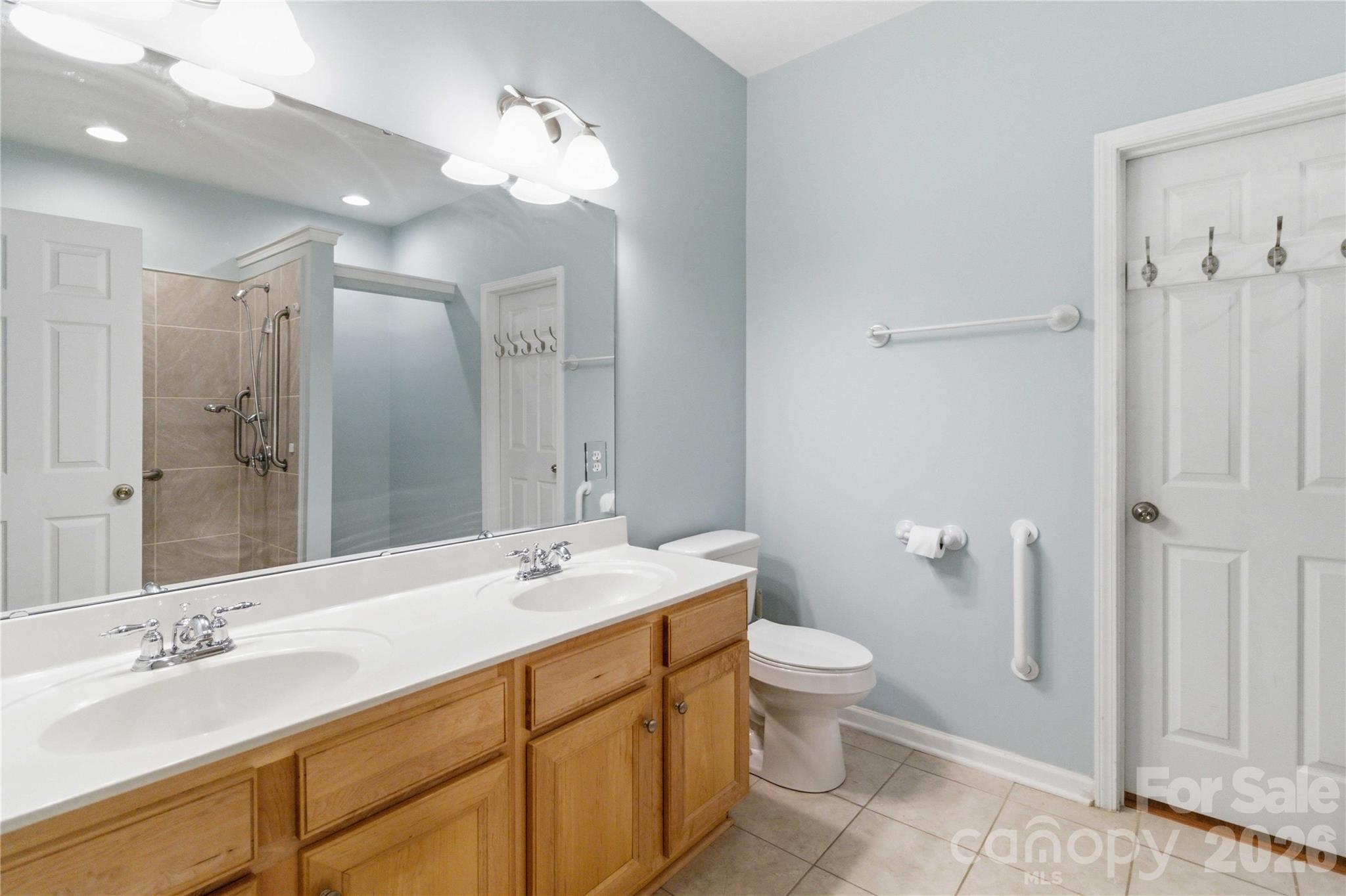 742 Winding Way Property Photo 24