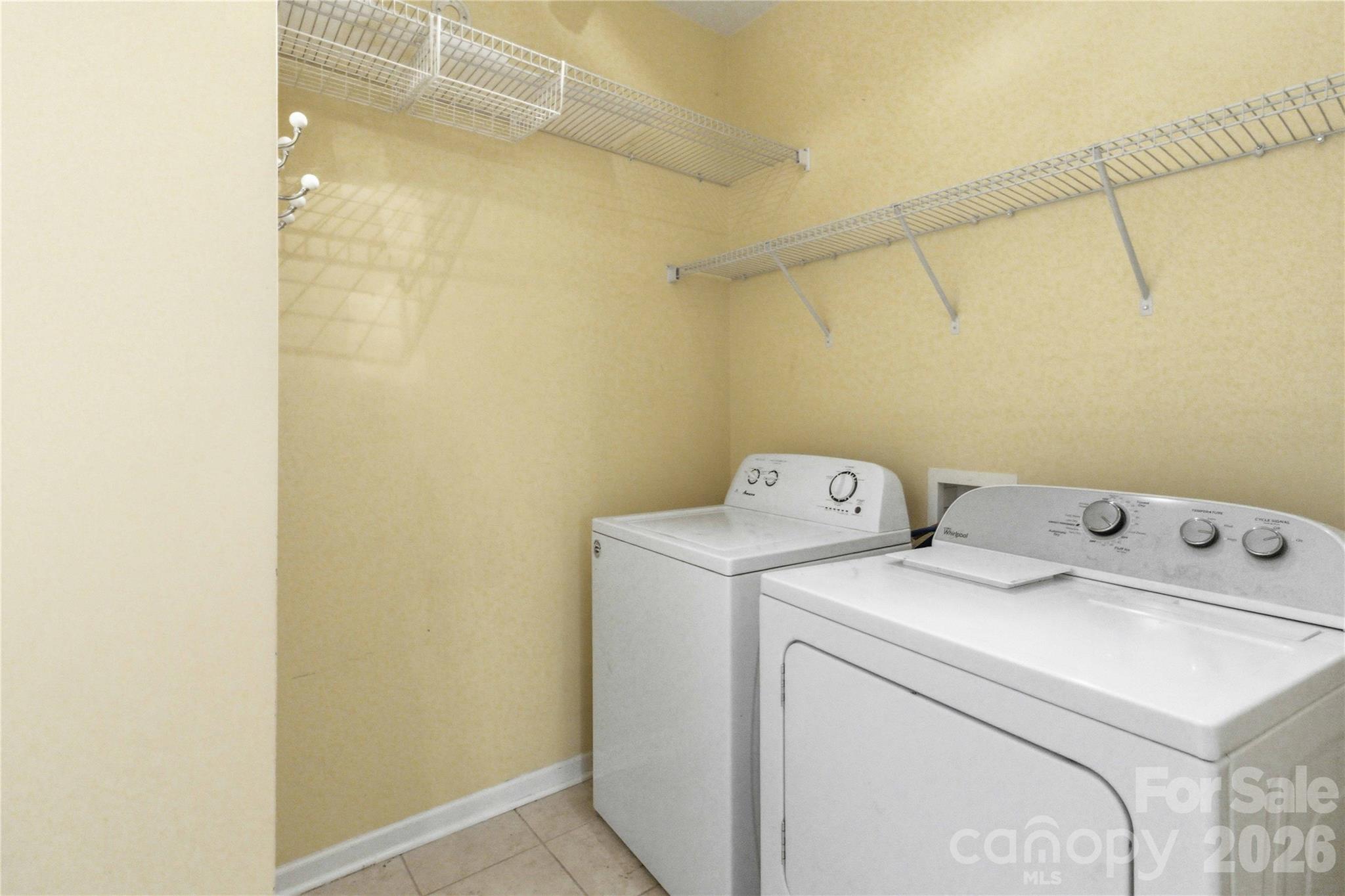 742 Winding Way Property Photo 26