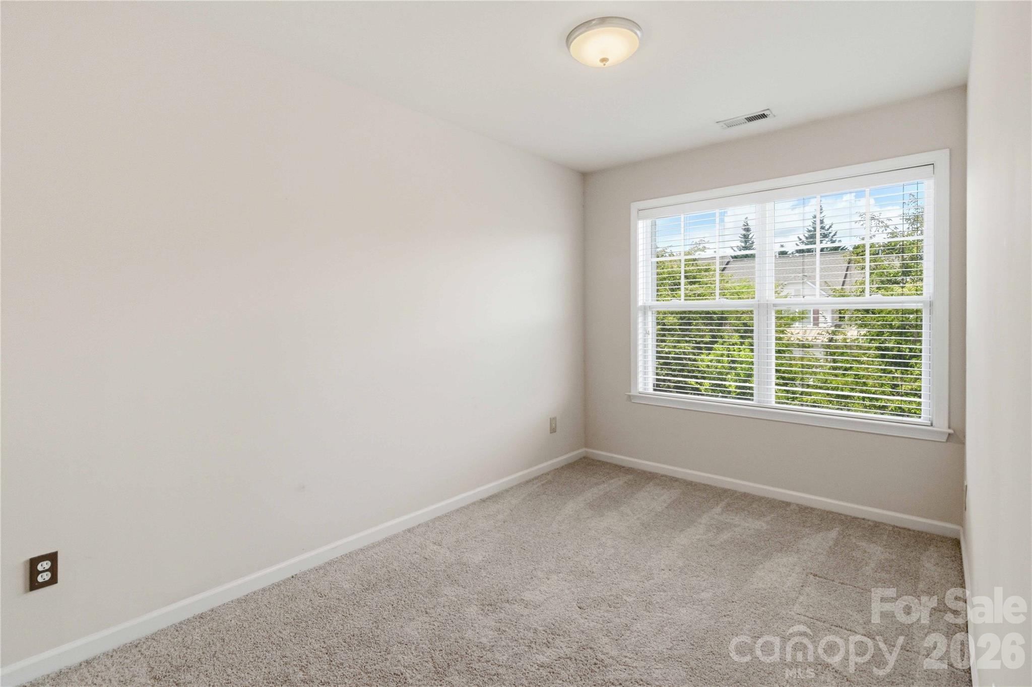 742 Winding Way Property Photo 28