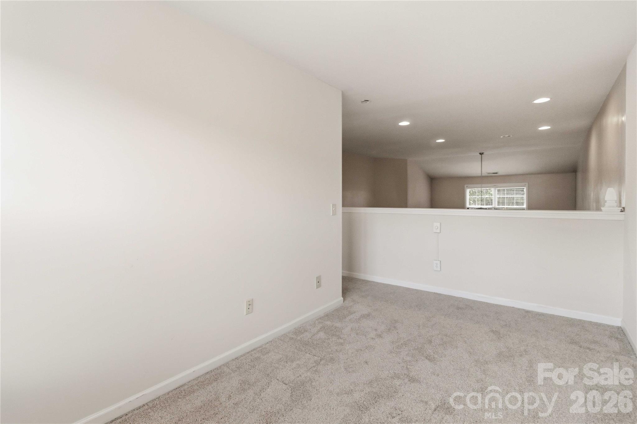 742 Winding Way Property Photo 29