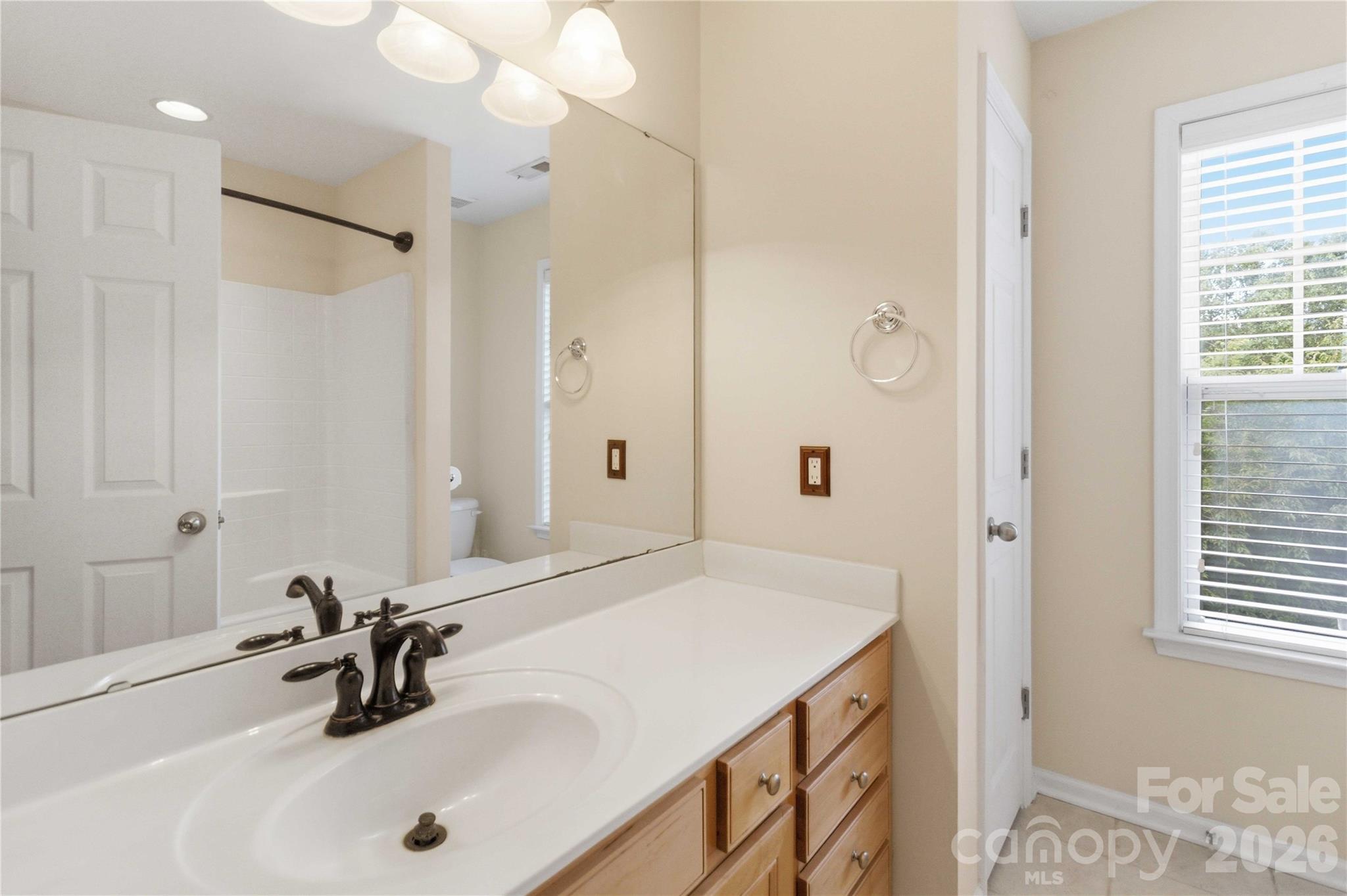 742 Winding Way Property Photo 31