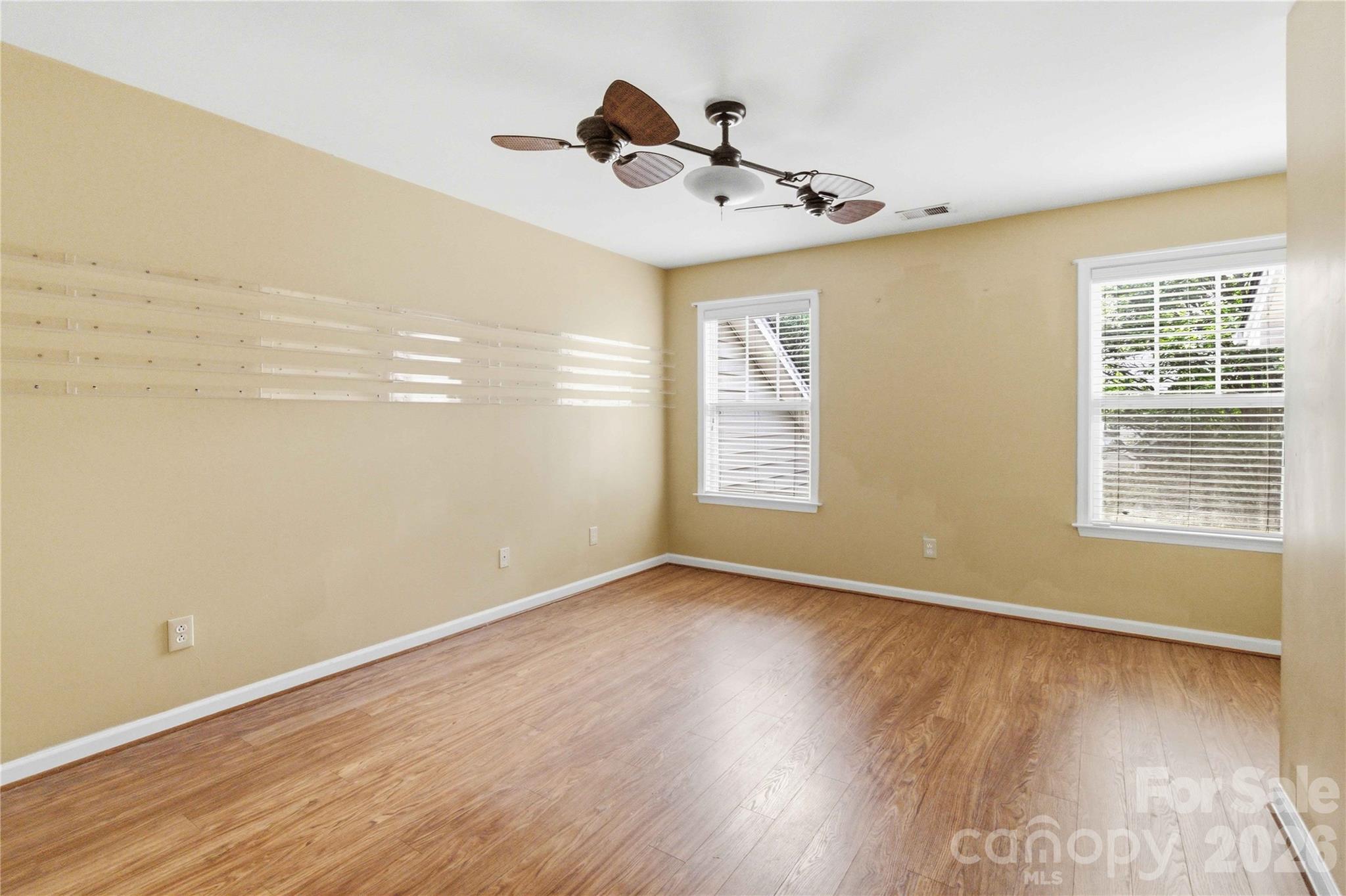 742 Winding Way Property Photo 33