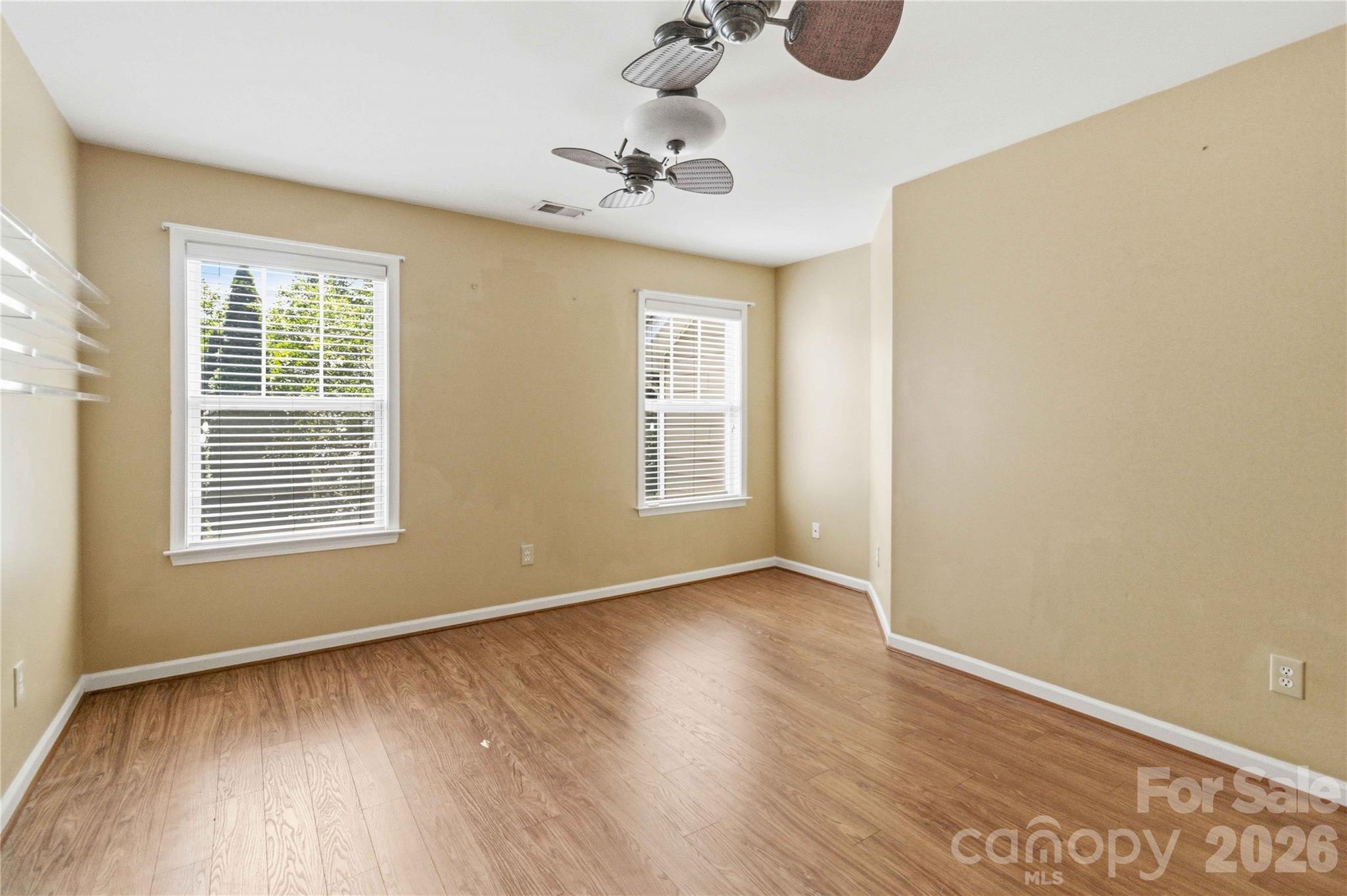 742 Winding Way Property Photo 35