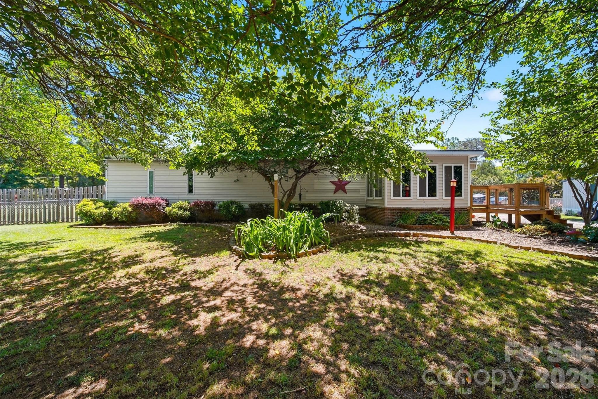 5404 B J Drive Property Photo 2