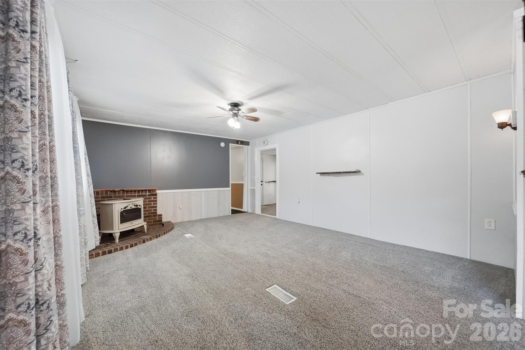 5404 B J Drive Property Photo 8