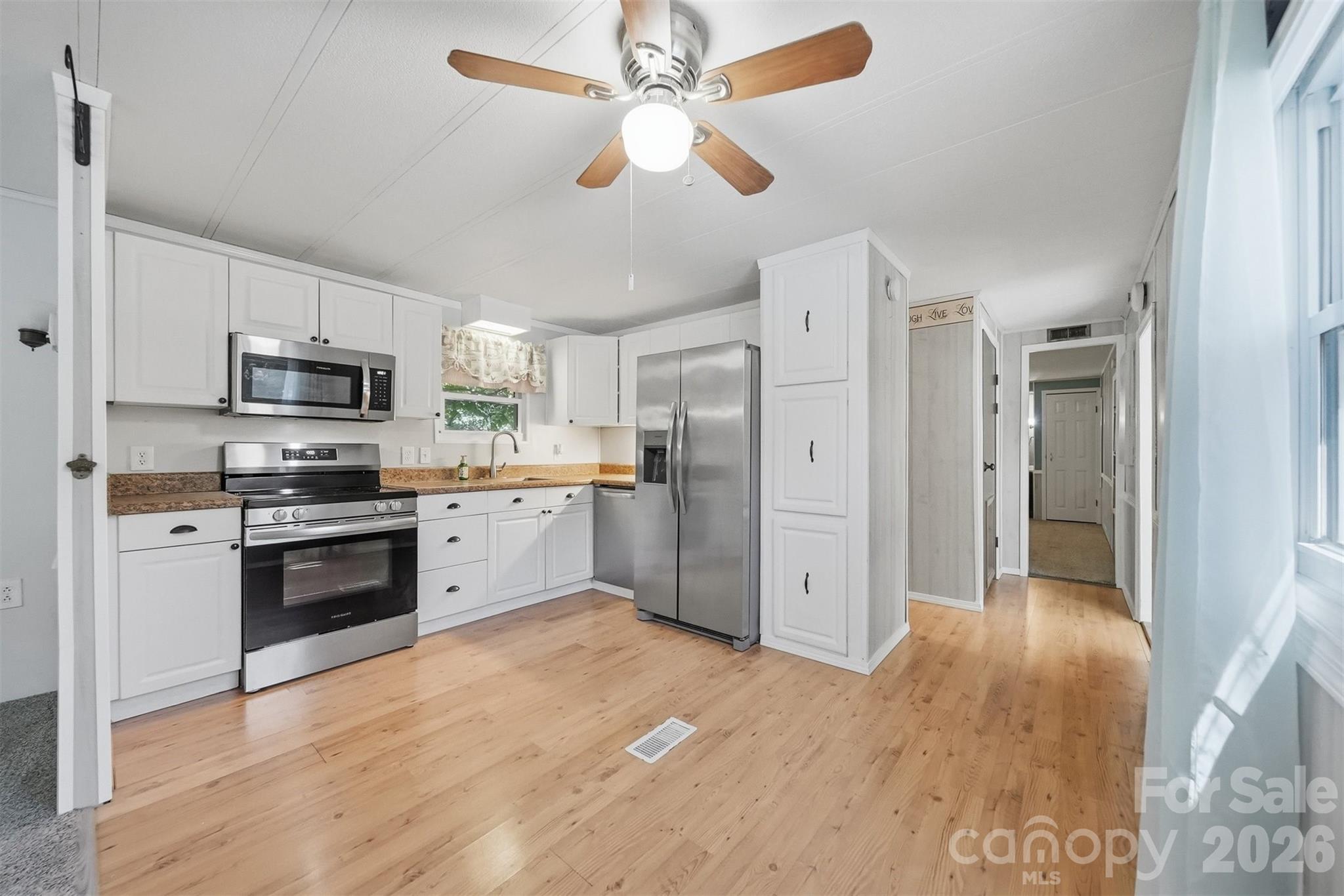 5404 B J Drive Property Photo 10