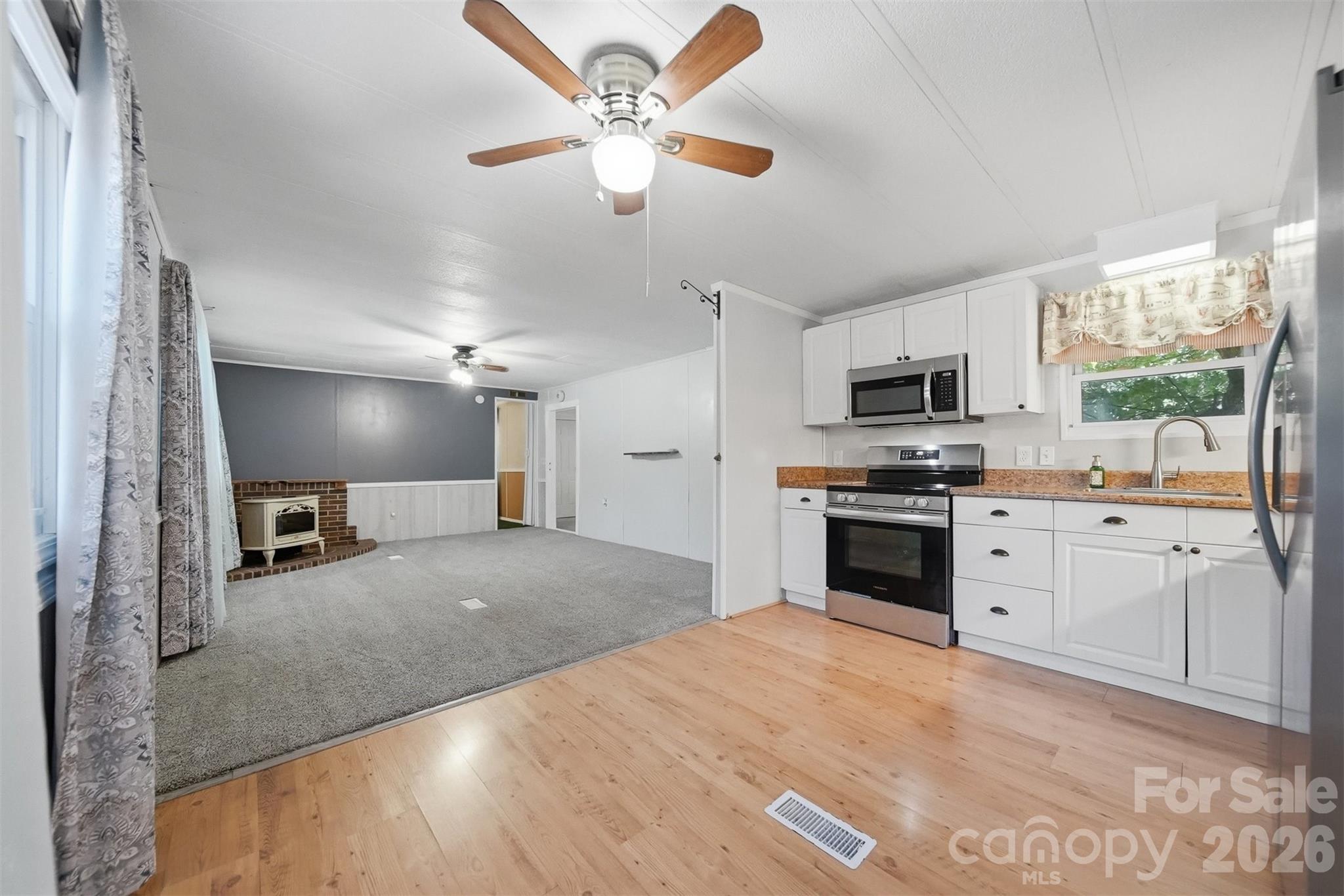 5404 B J Drive Property Photo 11