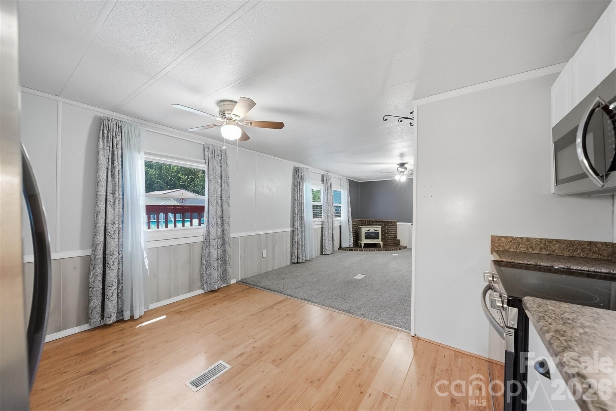 5404 B J Drive Property Photo 13