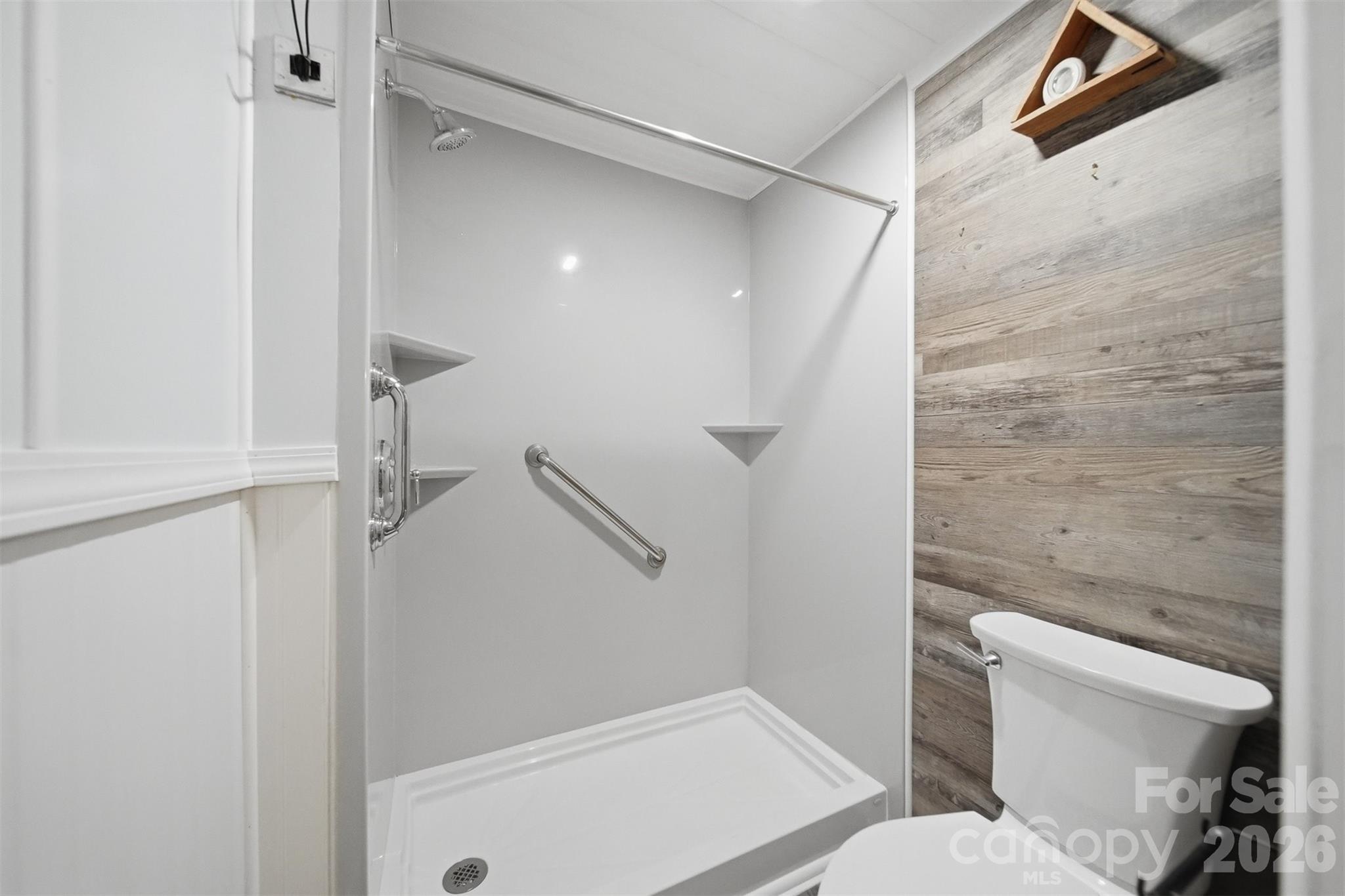 5404 B J Drive Property Photo 20