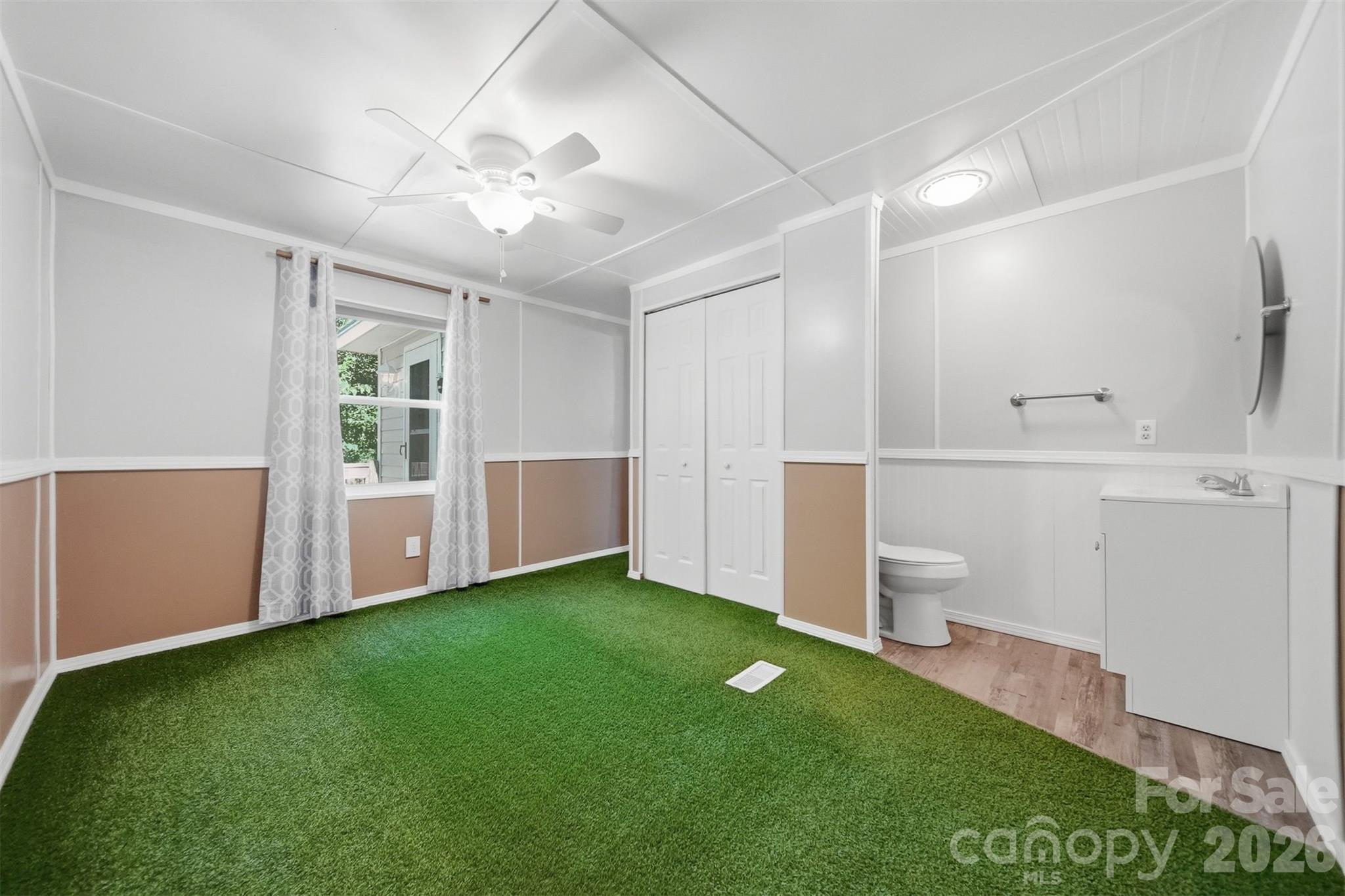 5404 B J Drive Property Photo 22