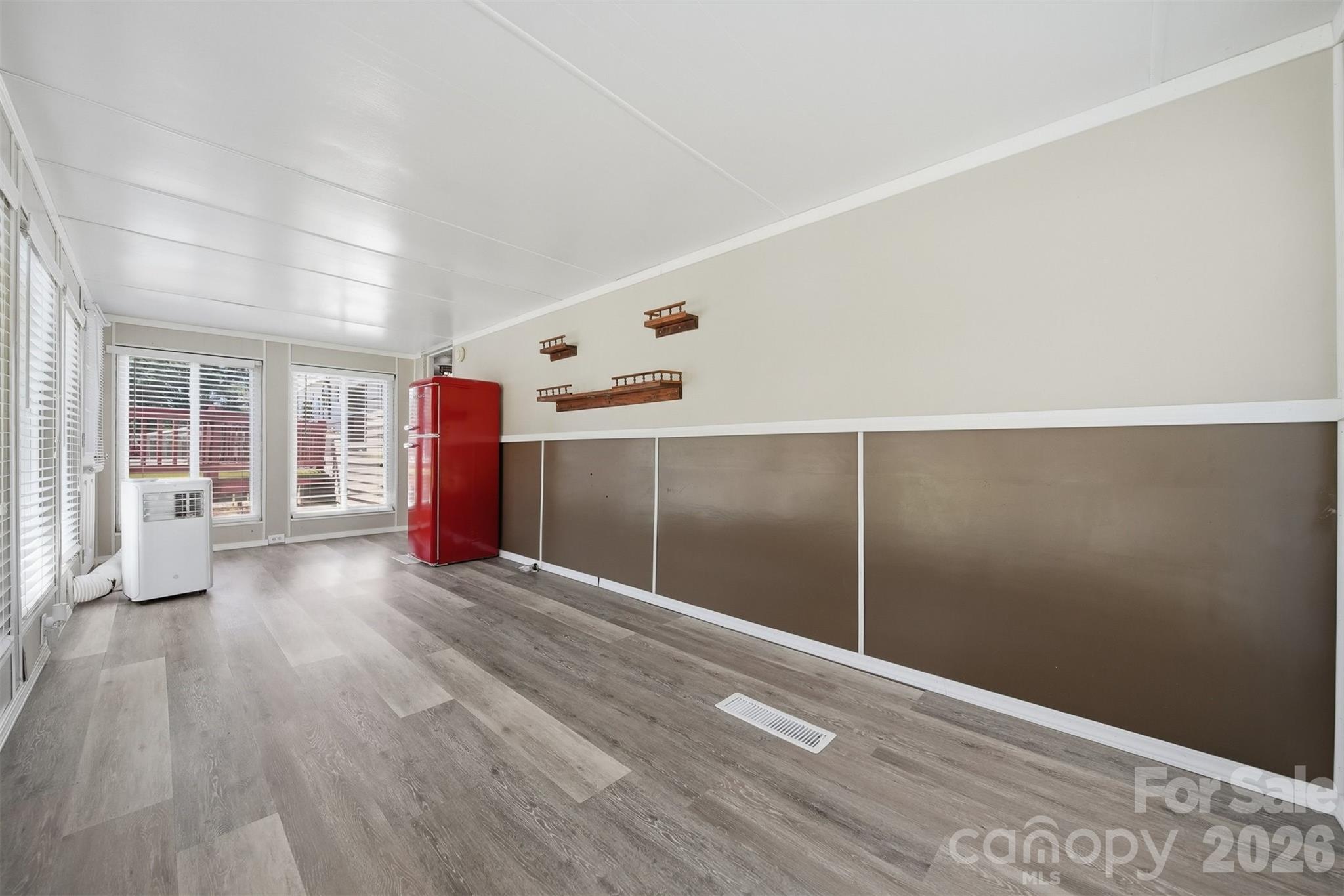 5404 B J Drive Property Photo 26