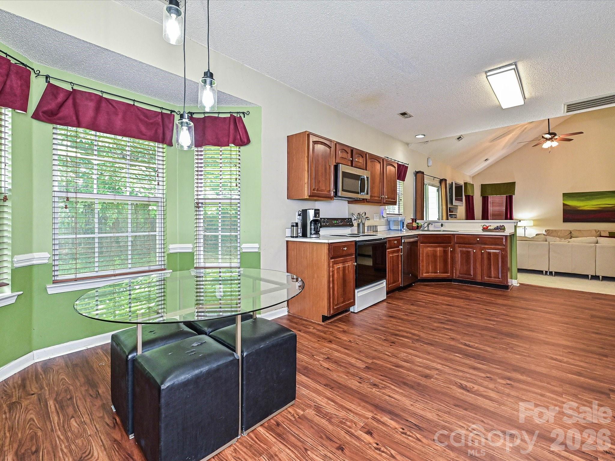 6719 Reedy Creek Road Property Photo 8
