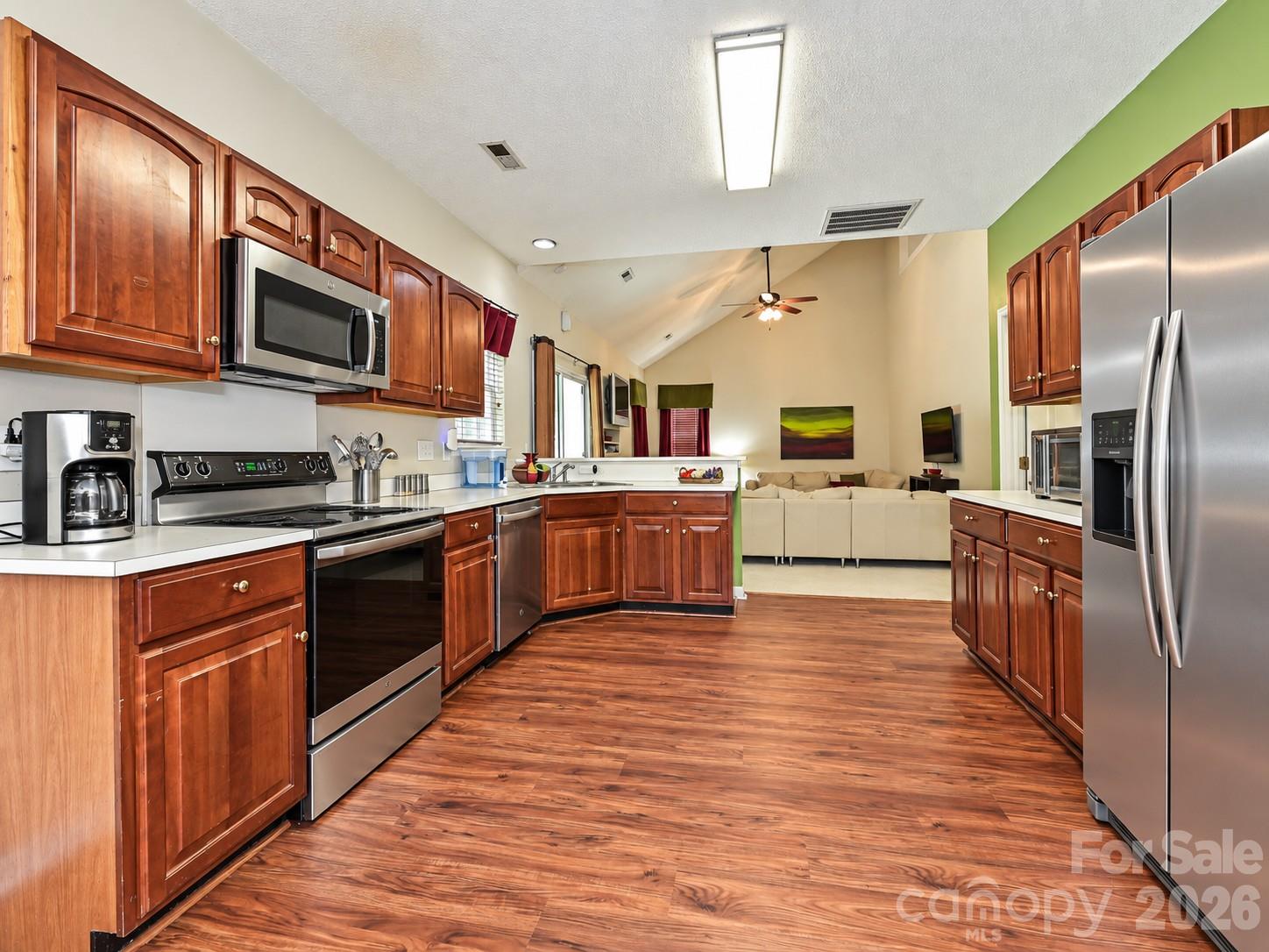 6719 Reedy Creek Road Property Photo 9