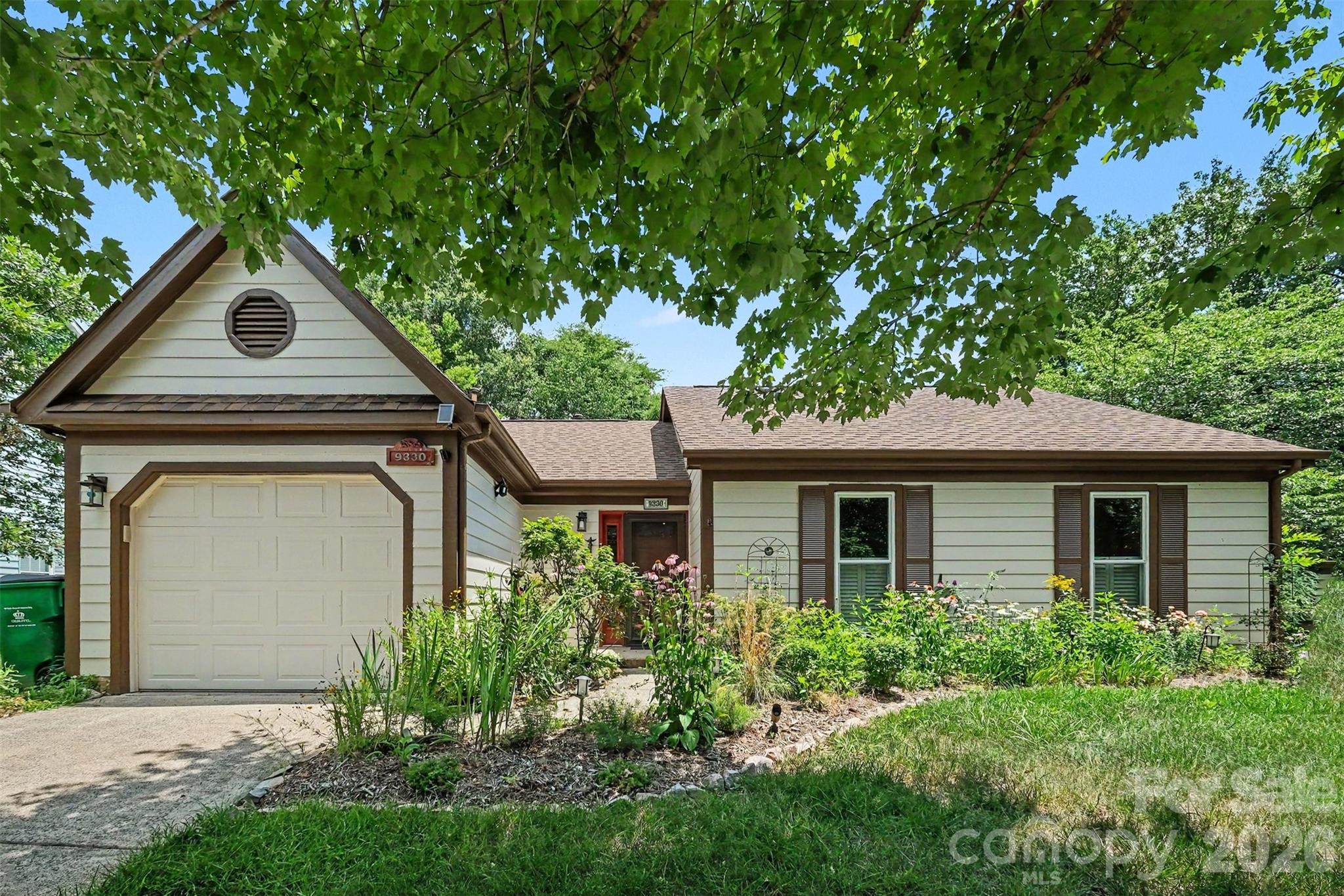 9330 Oren Thompson Road Property Photo 1