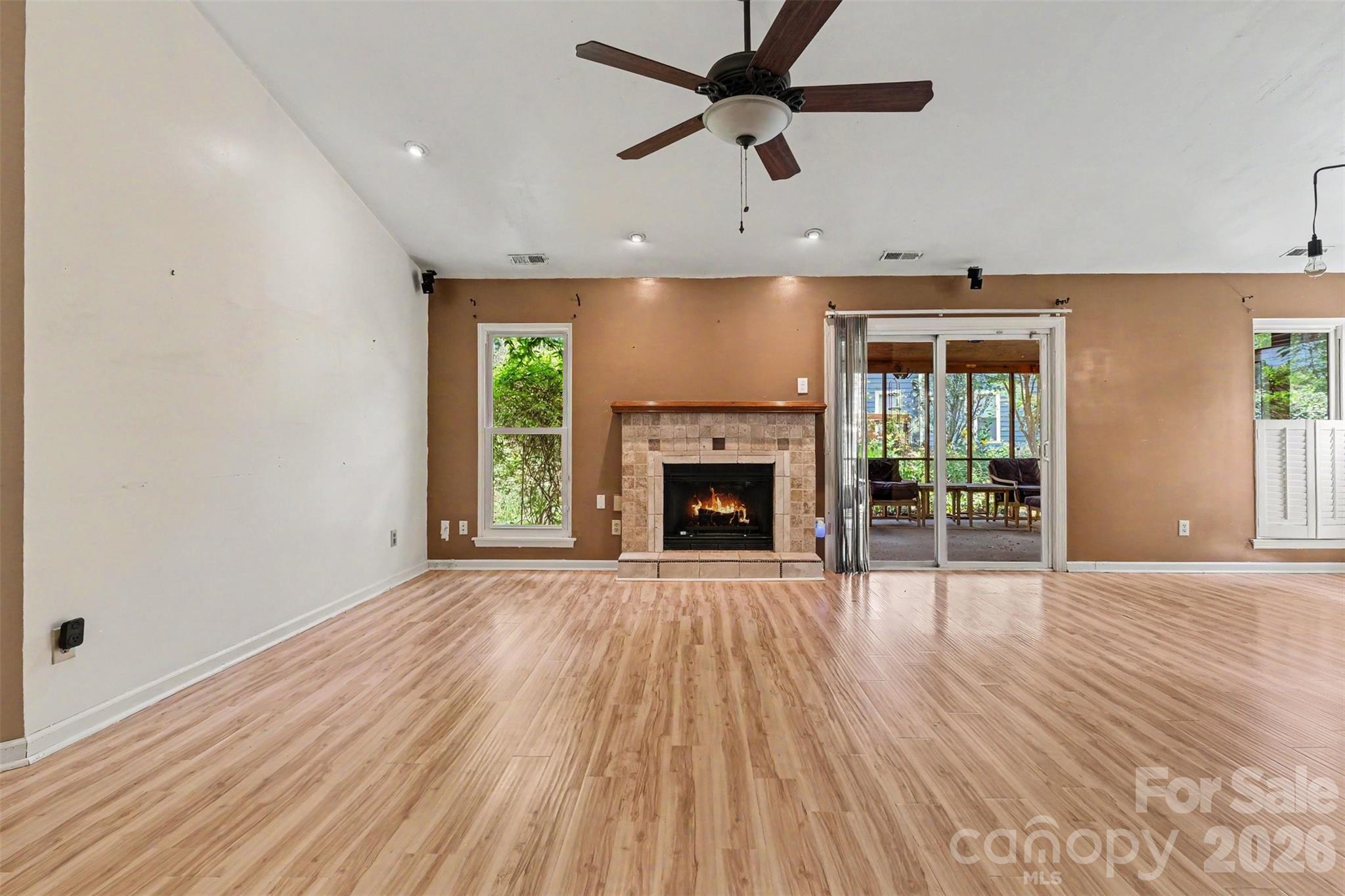 9330 Oren Thompson Road Property Photo 9
