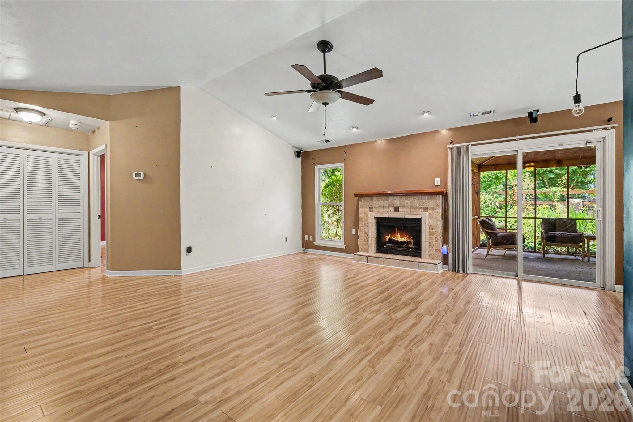 9330 Oren Thompson Road Property Photo 10