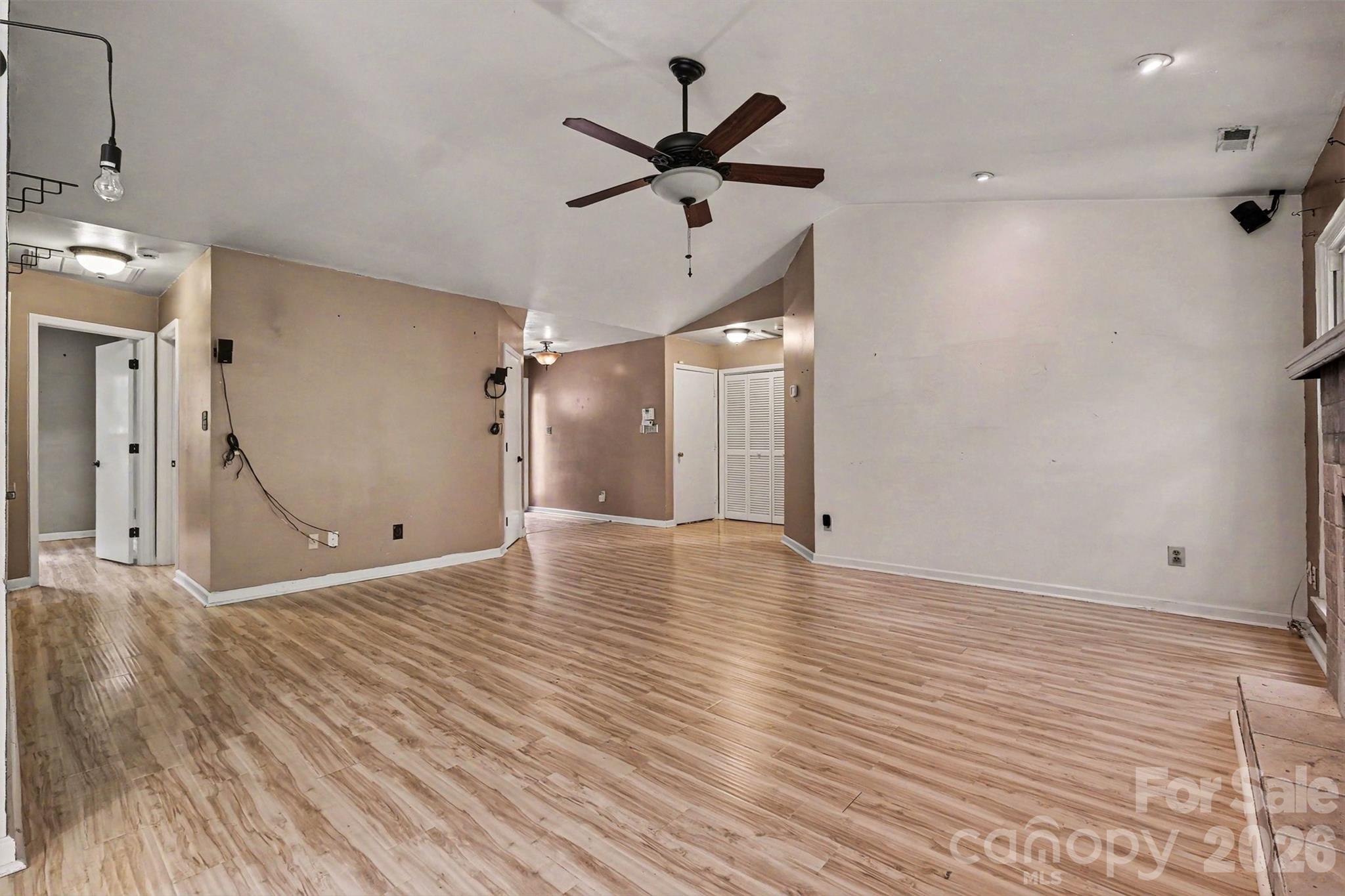 9330 Oren Thompson Road Property Photo 17