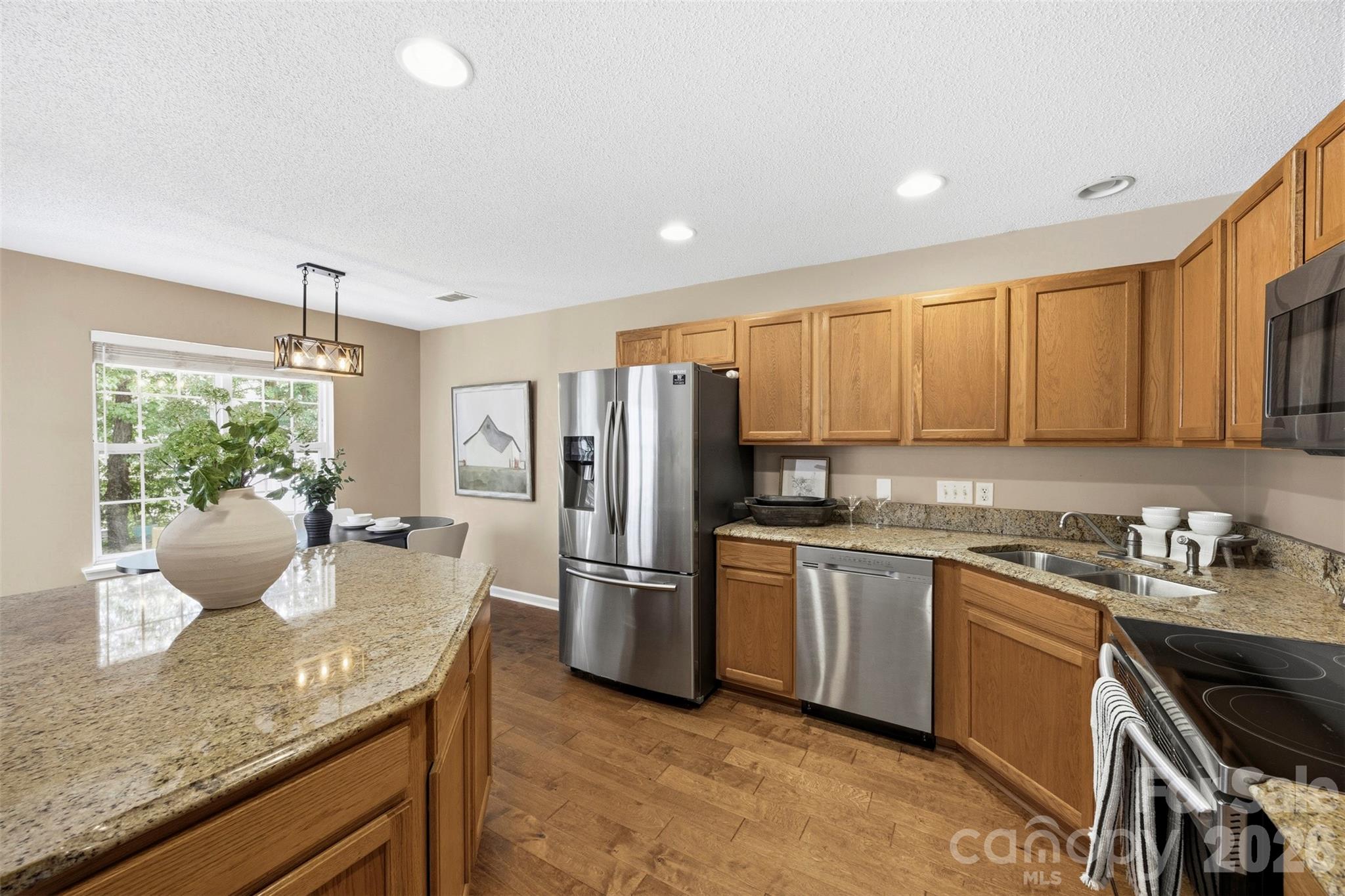 1728 Eagle Ridge Drive Property Photo 7