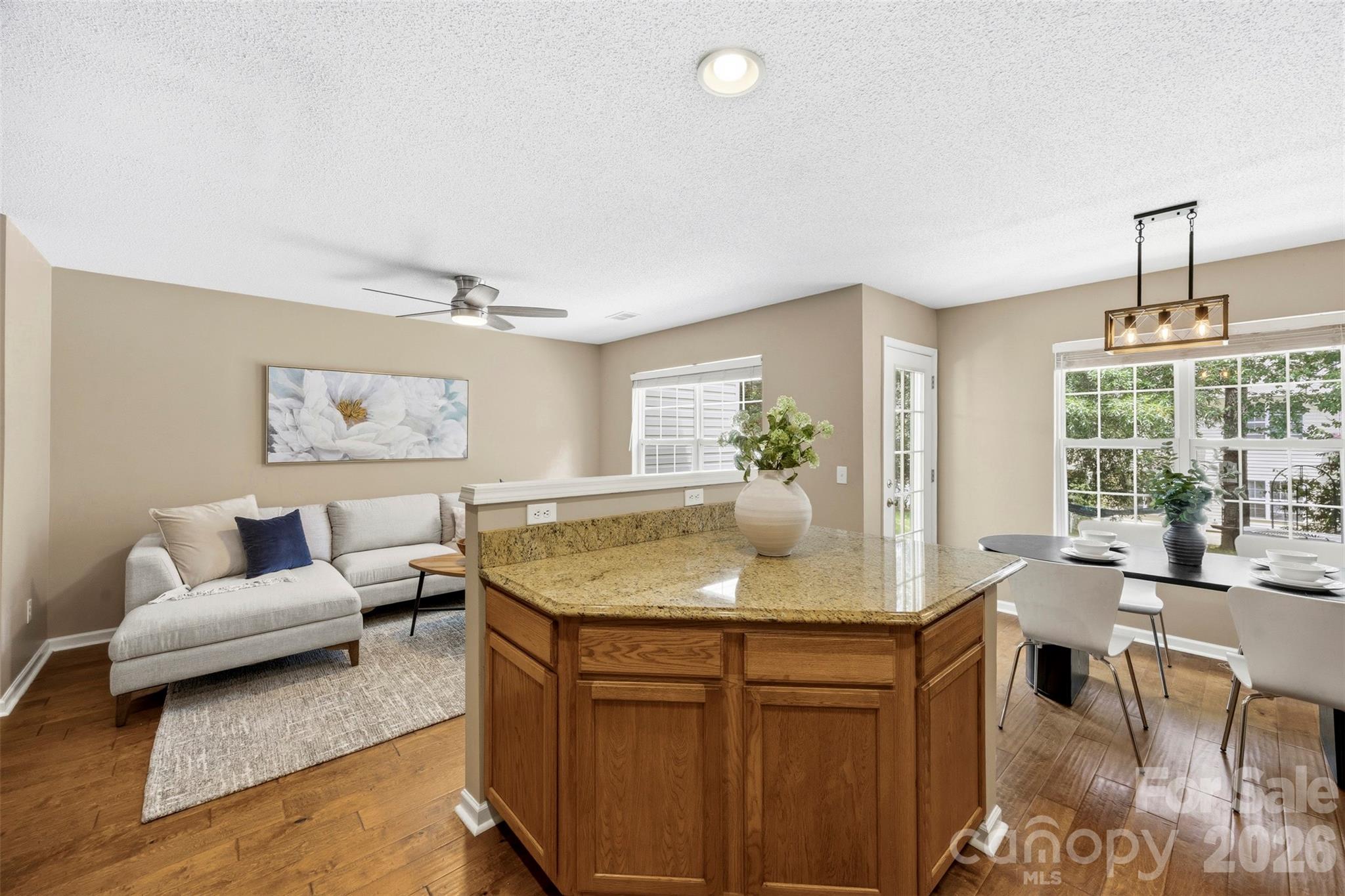 1728 Eagle Ridge Drive Property Photo 9