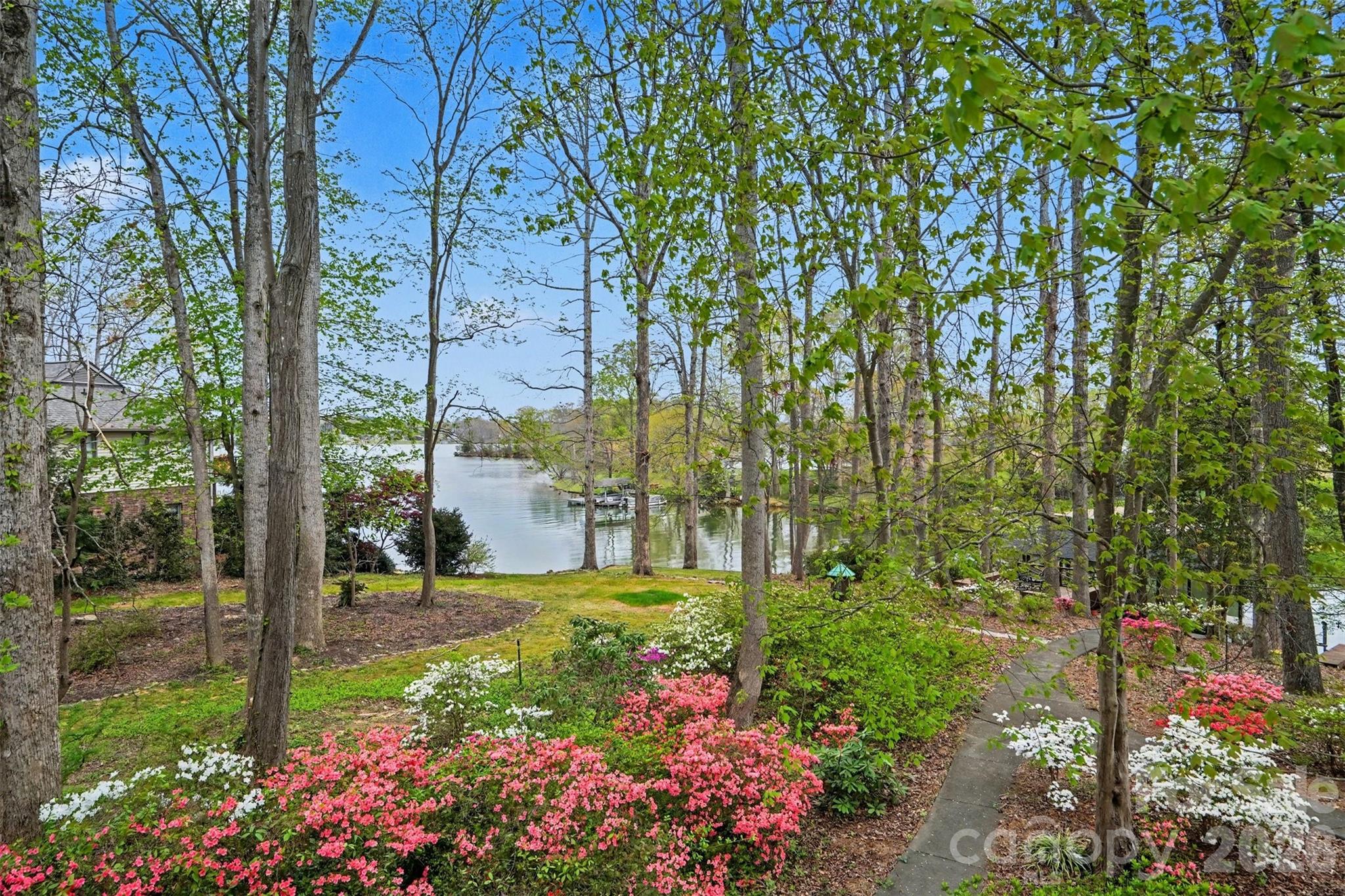 185 Appian Way Property Photo 2