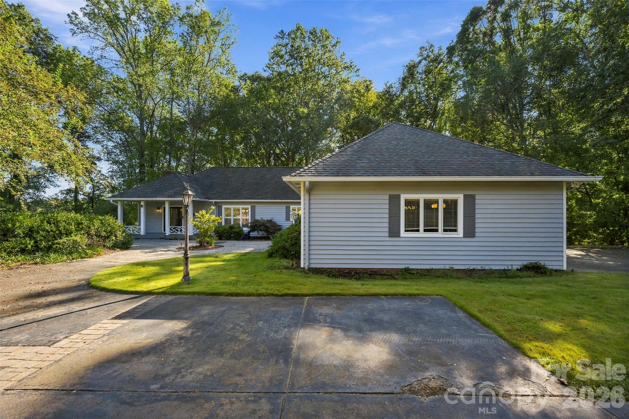 185 Appian Way Property Photo 4