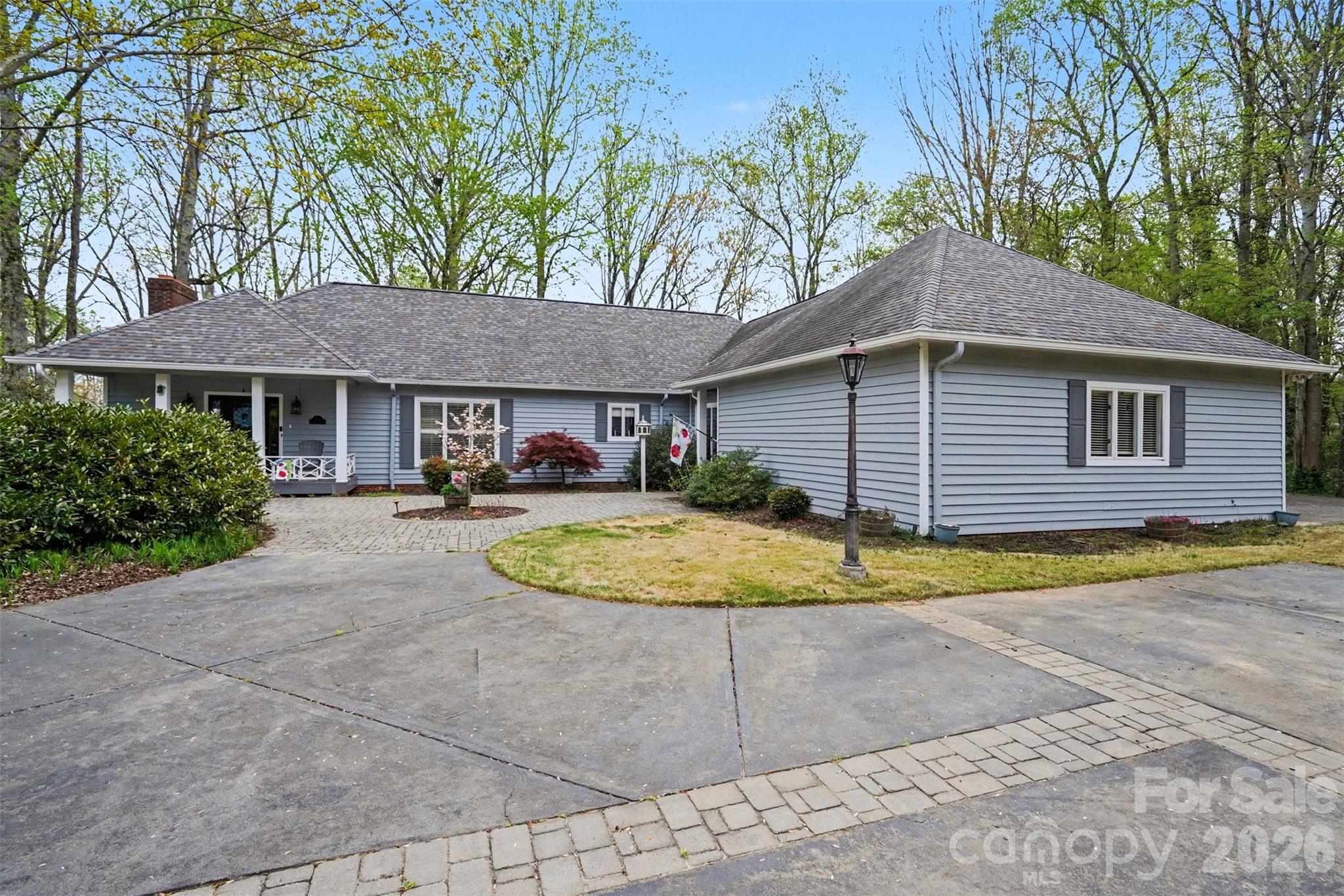 185 Appian Way Property Photo 5