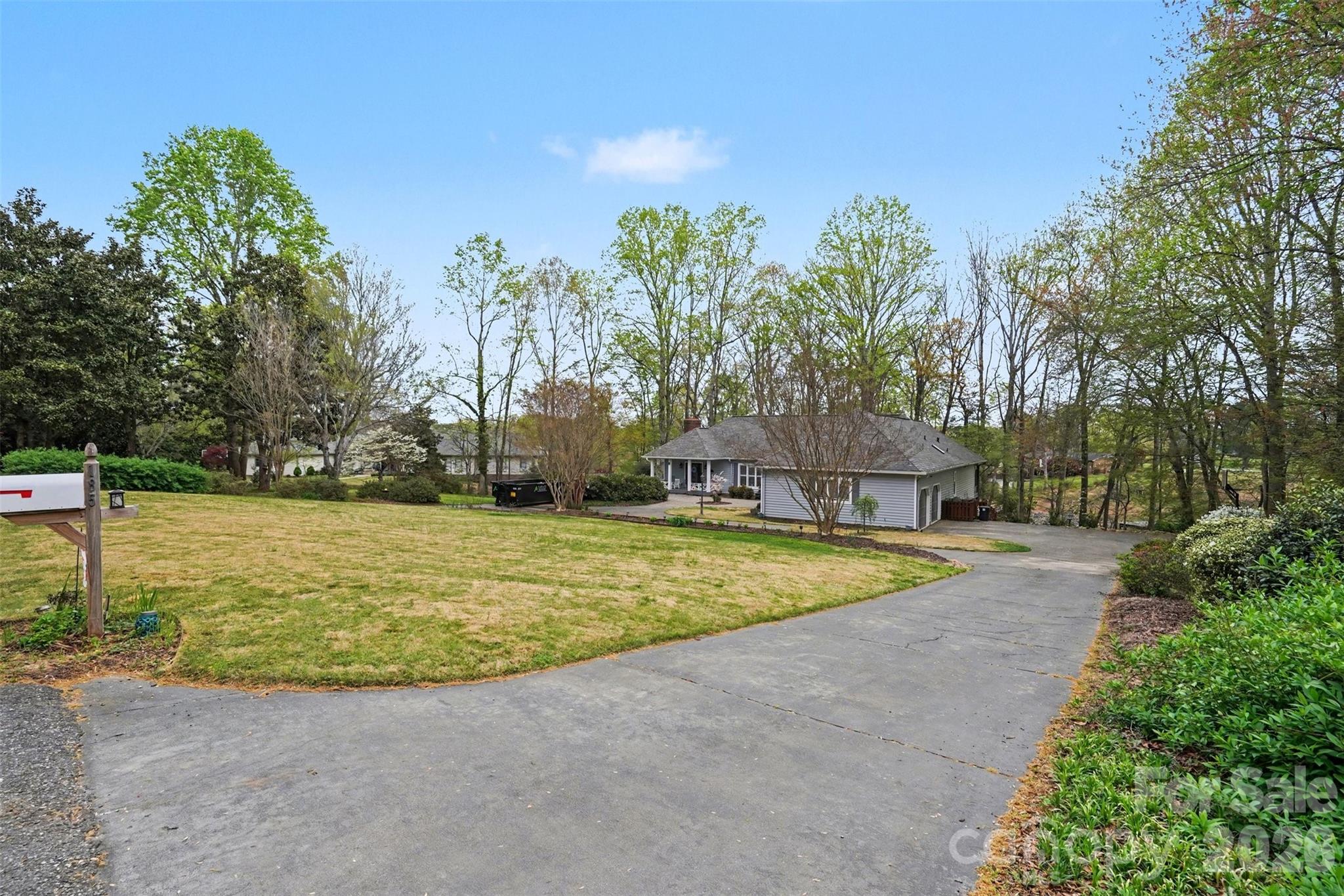 185 Appian Way Property Photo 6